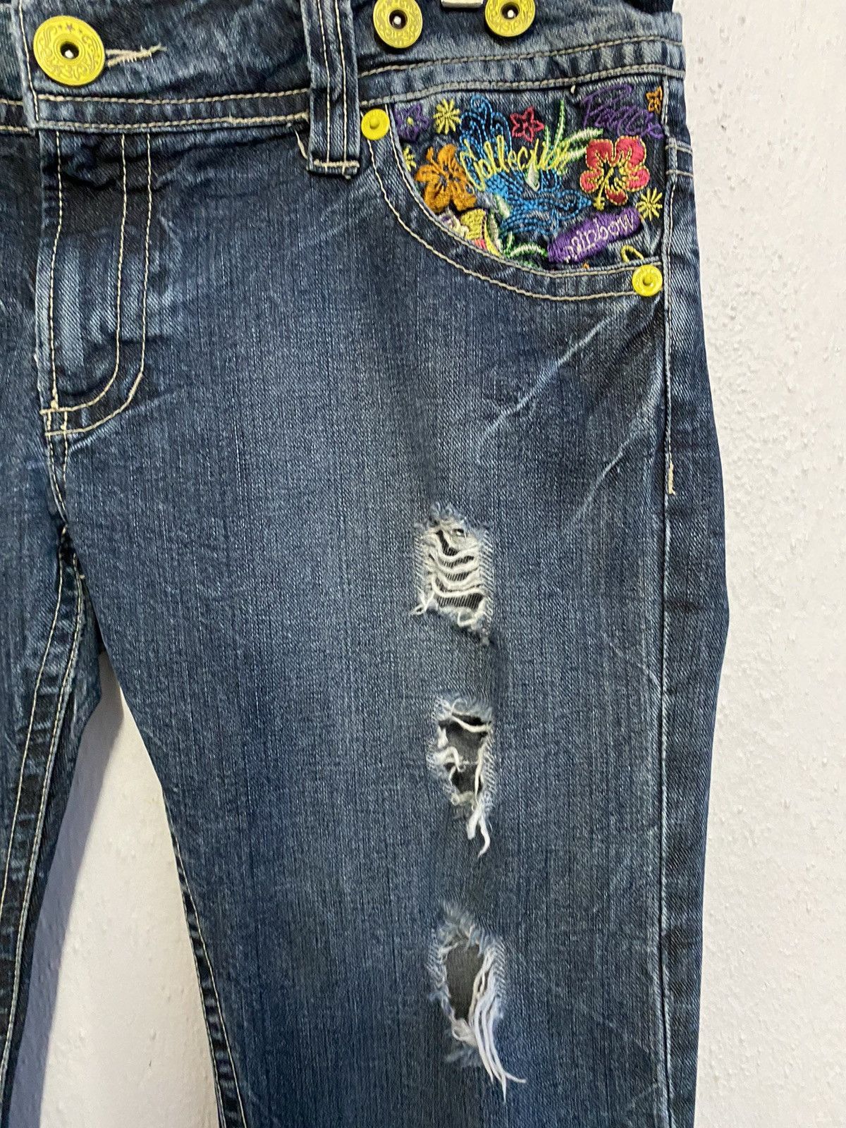 Japanese Brand Peace Love Jeans Flower Embroidery Distressed Denim Jeans Size 36" / US 14 / IT 50 - 3 Thumbnail