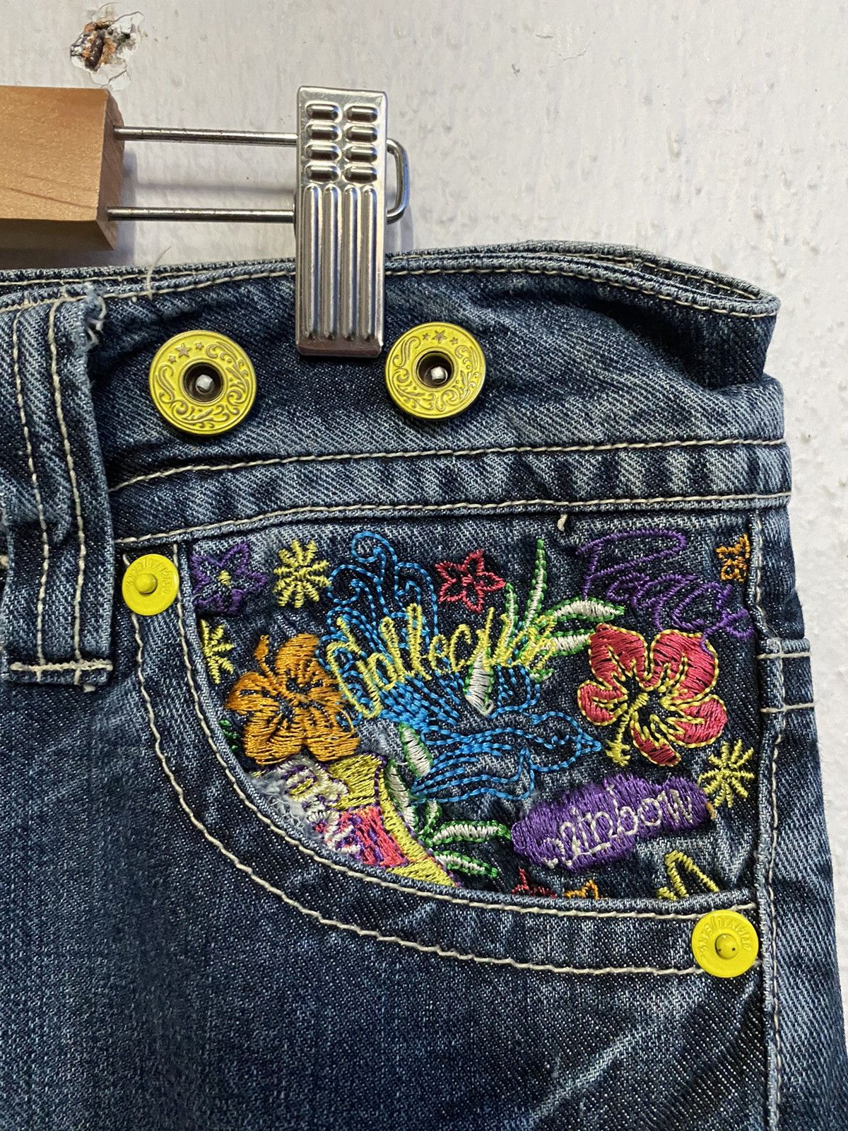 Japanese Brand Peace Love Jeans Flower Embroidery Distressed Denim Jeans Size 36" / US 14 / IT 50 - 7 Thumbnail