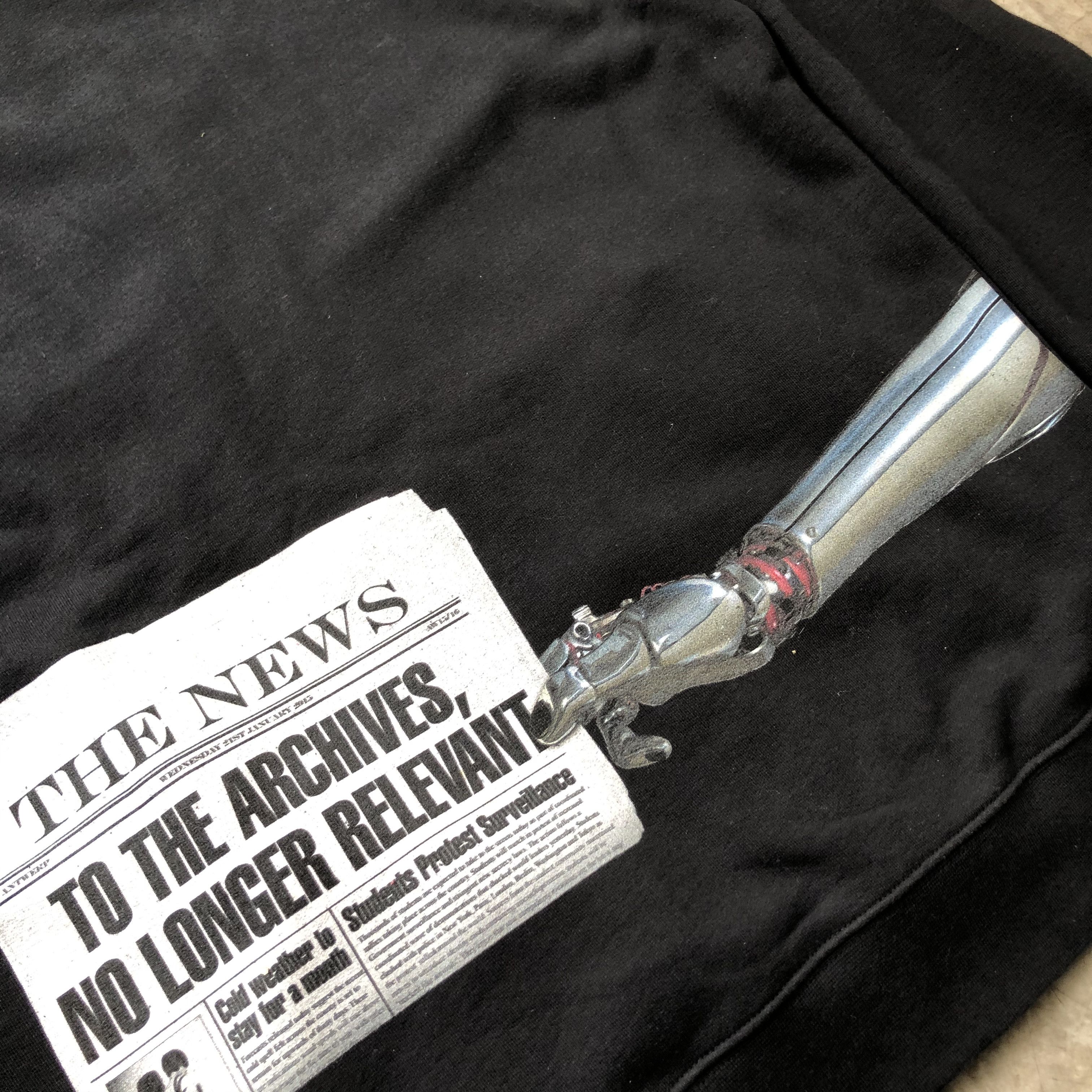 Raf Simons Black Newspaper Print Hoodie Size US M / EU 48-50 / 2 - 7 Thumbnail