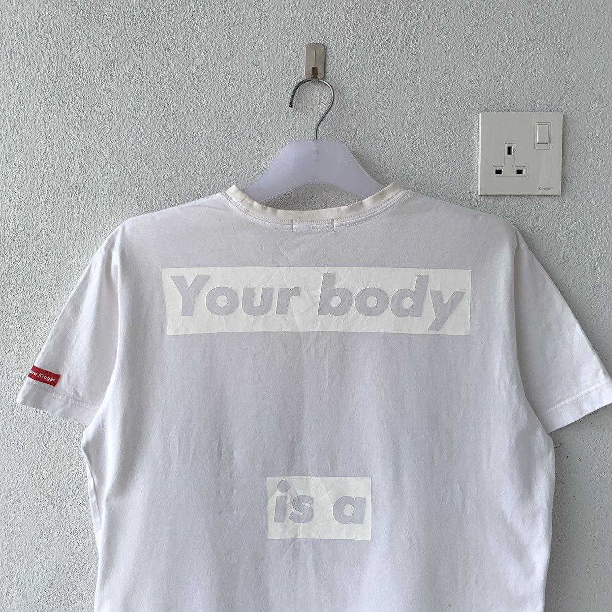 Barbara Kruger BARBARA KRUGER t shirt spell out big design.. Size US M / EU 48-50 / 2 - 9 Thumbnail
