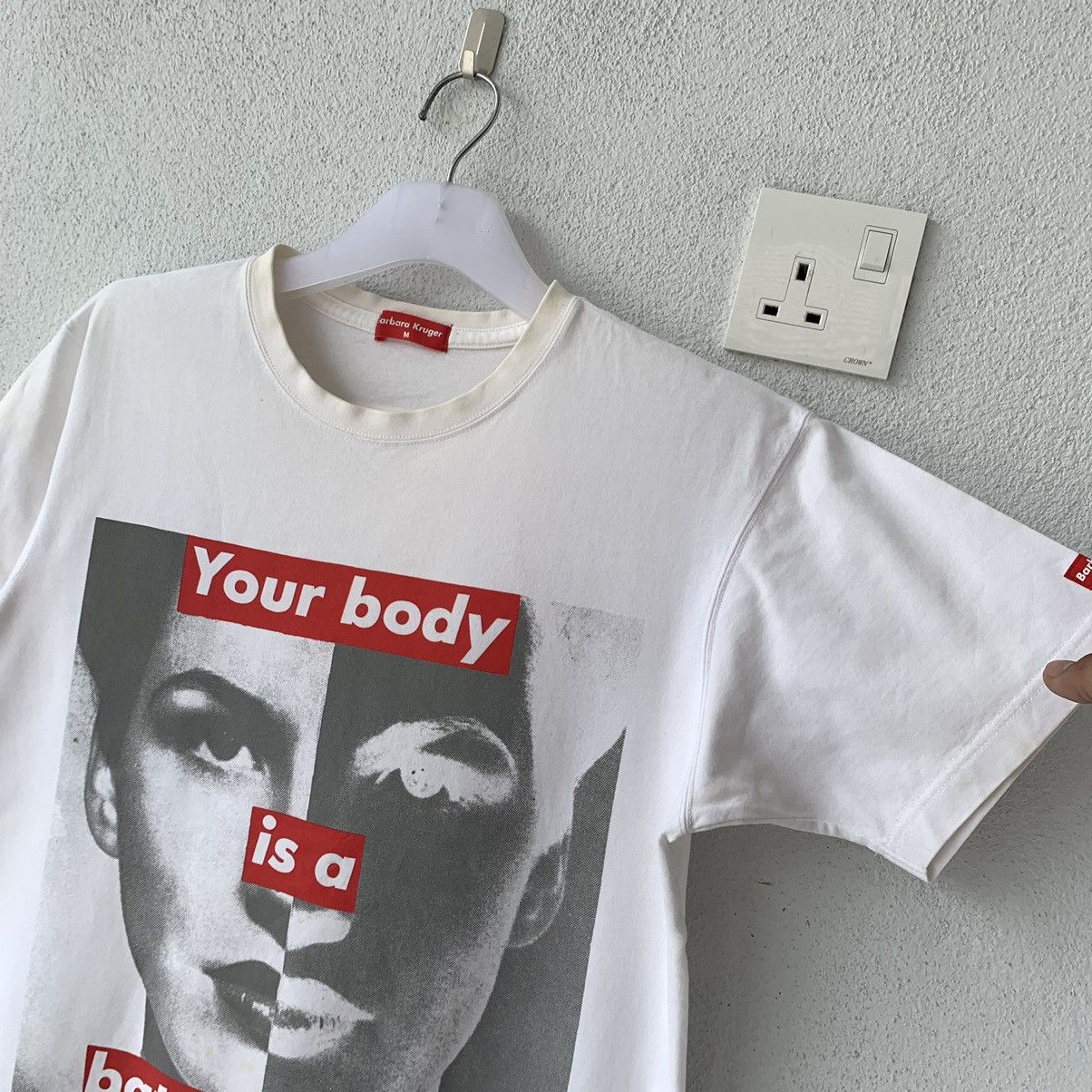 Barbara Kruger BARBARA KRUGER t shirt spell out big design.. Size US M / EU 48-50 / 2 - 5 Thumbnail