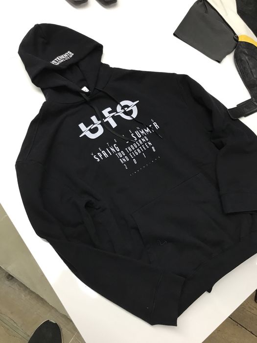 Vetements store ufo hoodie