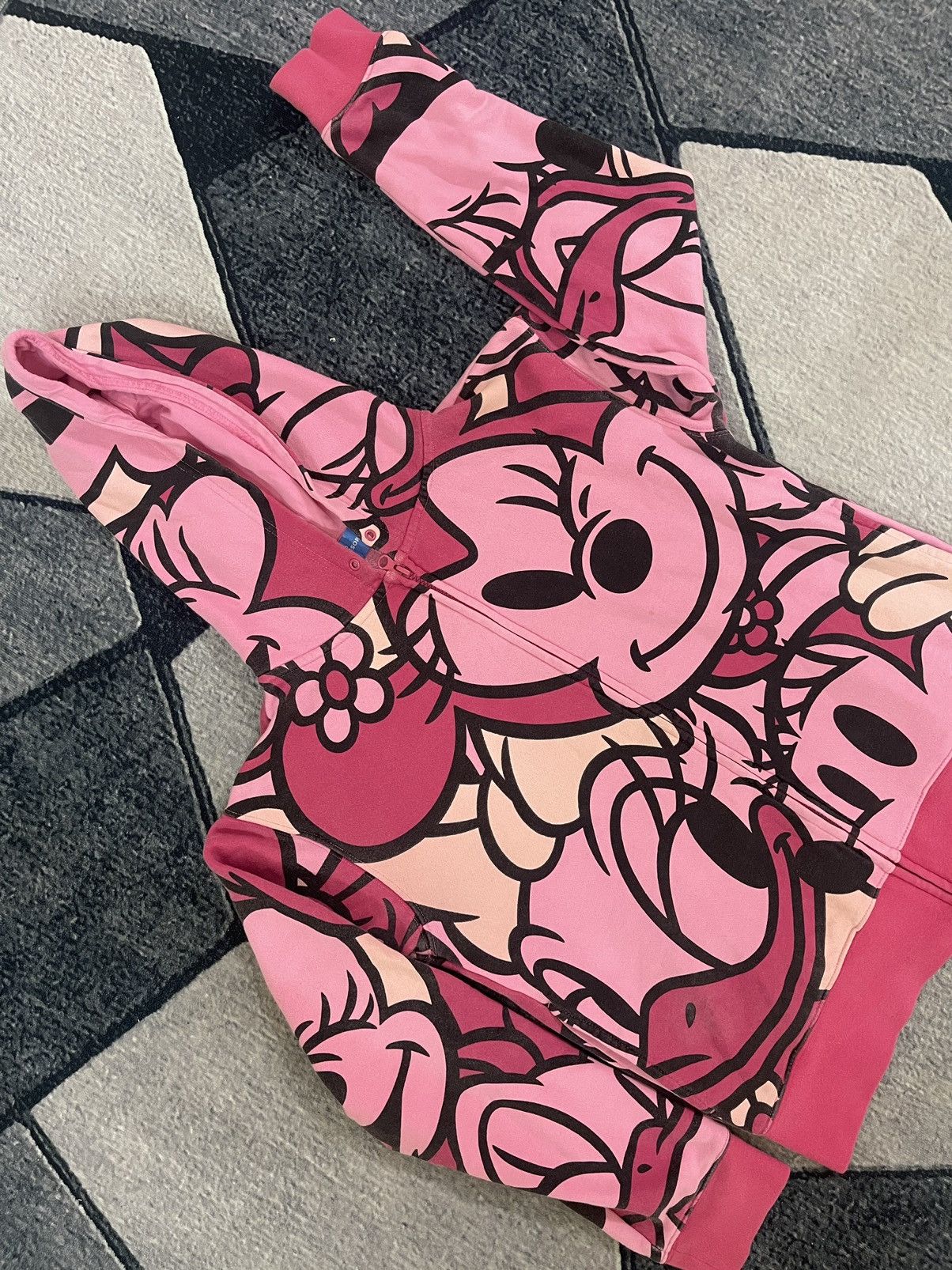 Disney × Japanese Brand × Mickey Inc Very Rare Mickey & Minnie Mouse Overprint Hoodie Size US S / EU 44-46 / 1 - 6 Thumbnail