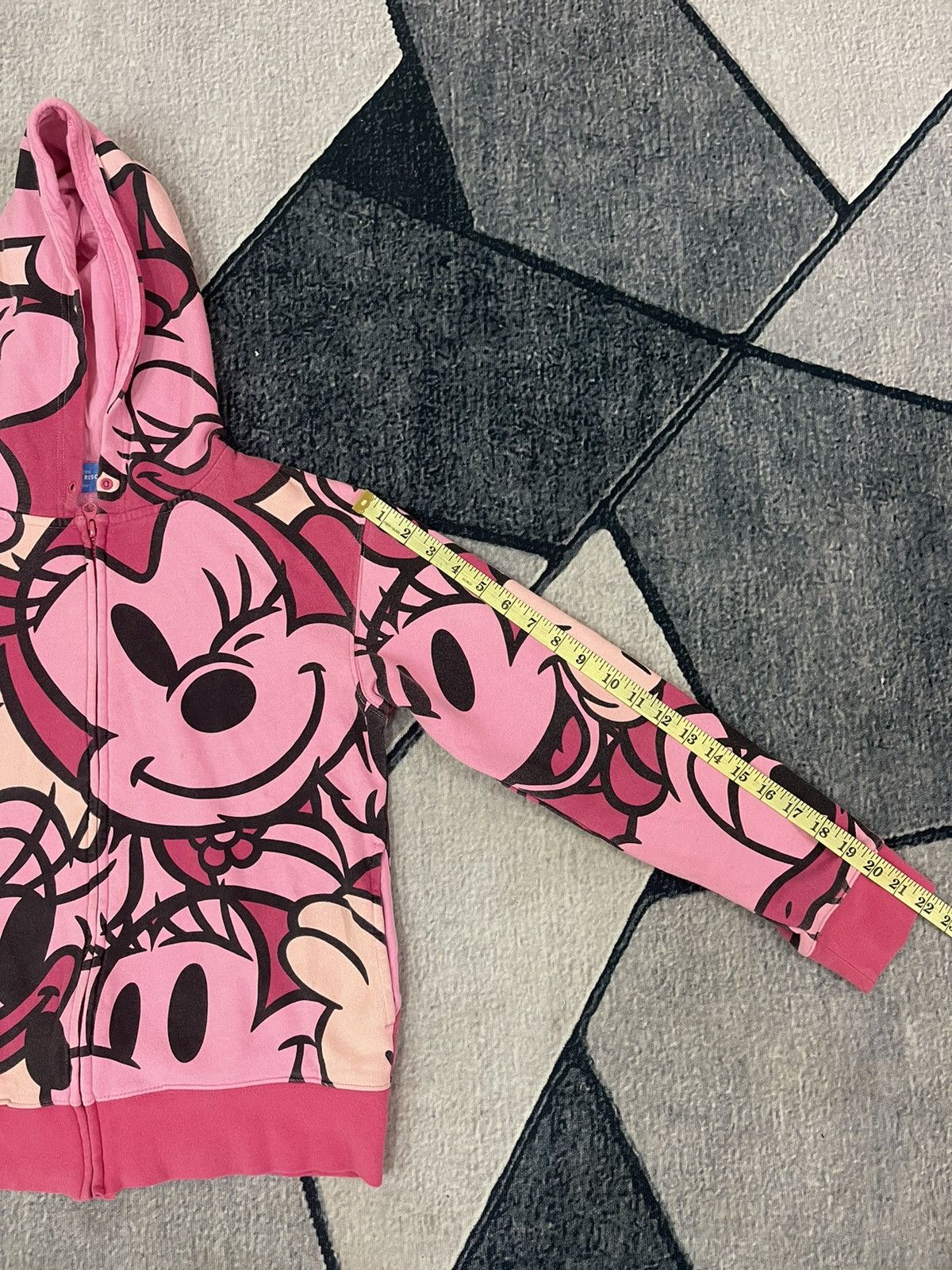 Disney × Japanese Brand × Mickey Inc Very Rare Mickey & Minnie Mouse Overprint Hoodie Size US S / EU 44-46 / 1 - 4 Thumbnail
