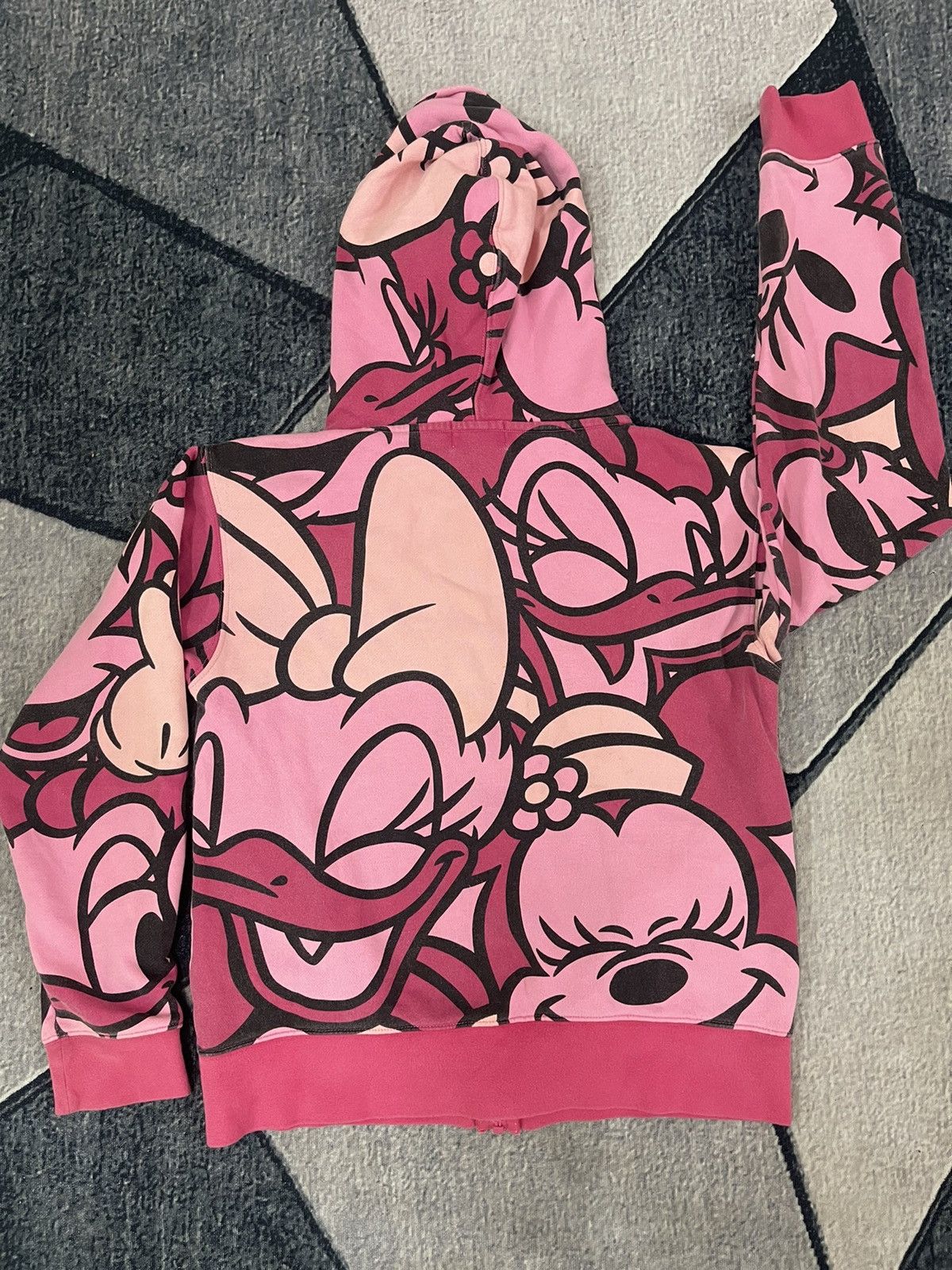 Disney × Japanese Brand × Mickey Inc Very Rare Mickey & Minnie Mouse Overprint Hoodie Size US S / EU 44-46 / 1 - 9 Thumbnail
