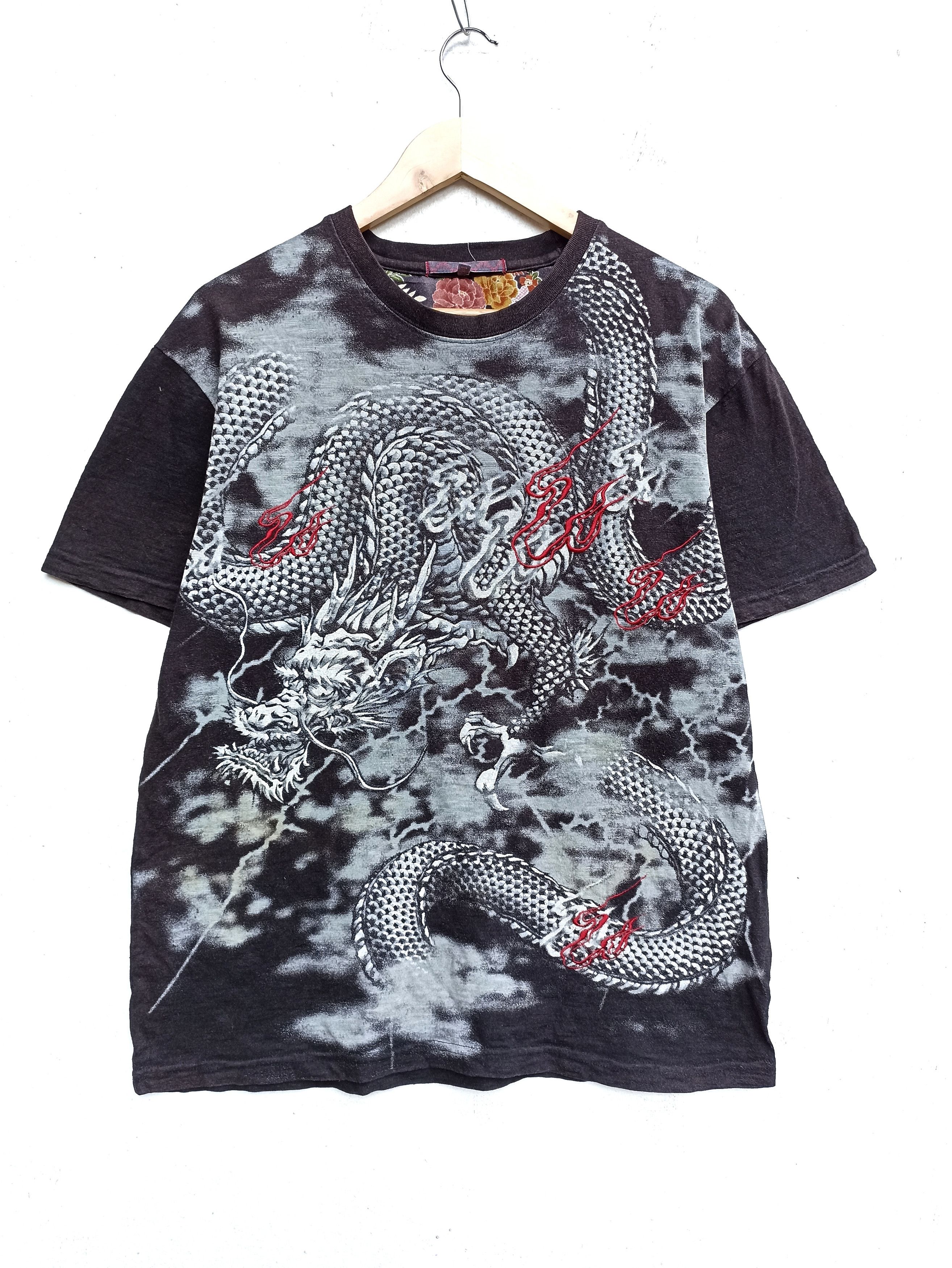 Vintage Vintage Sukajan t shirt dragon Size US L / EU 52-54 / 3 - 1 Thumbnail
