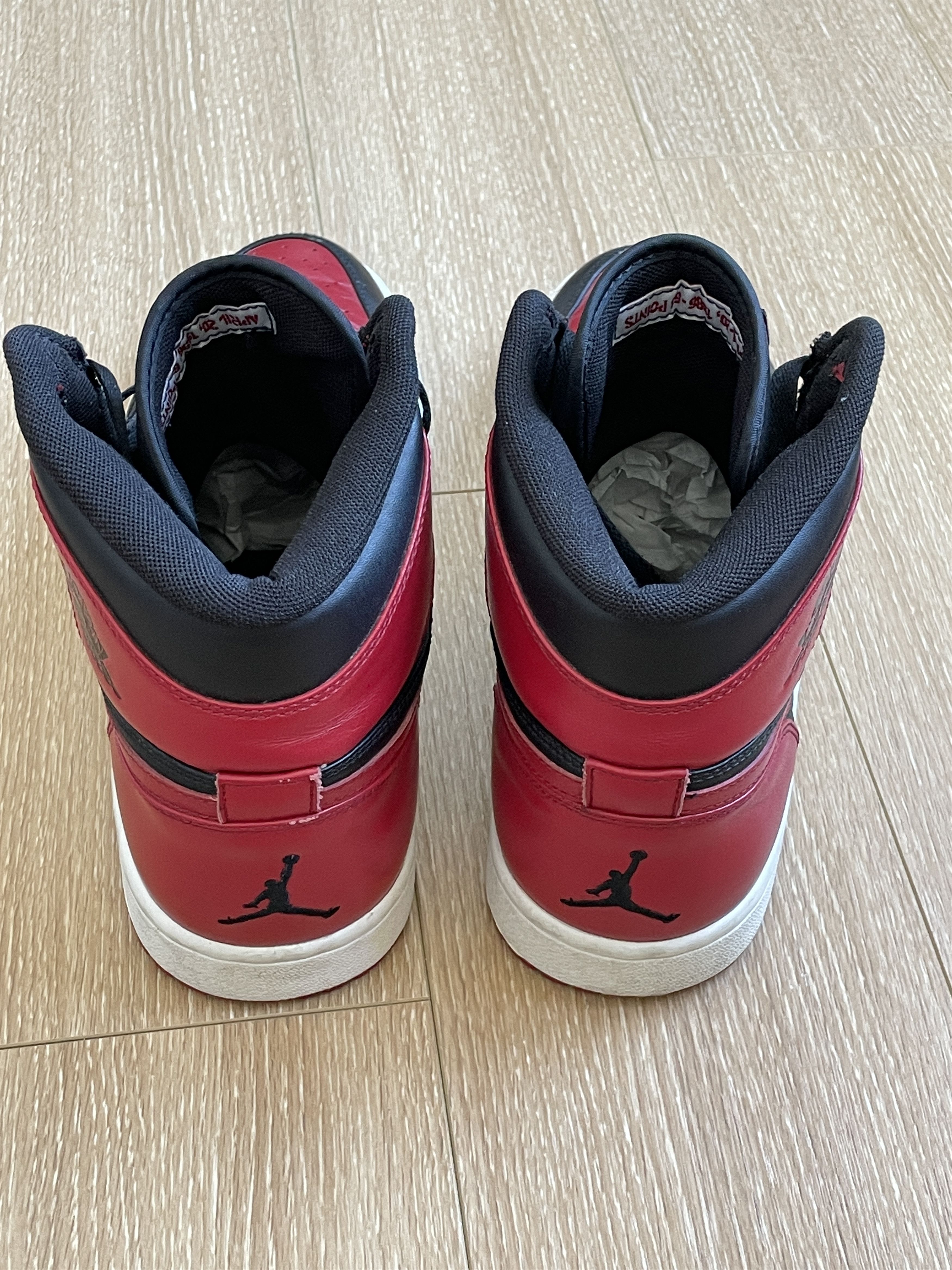 Jordan Brand 2009 Jordan 1 Retro Chicago Bulls-Size 11 Size US 11 / EU 44 - 5 Thumbnail