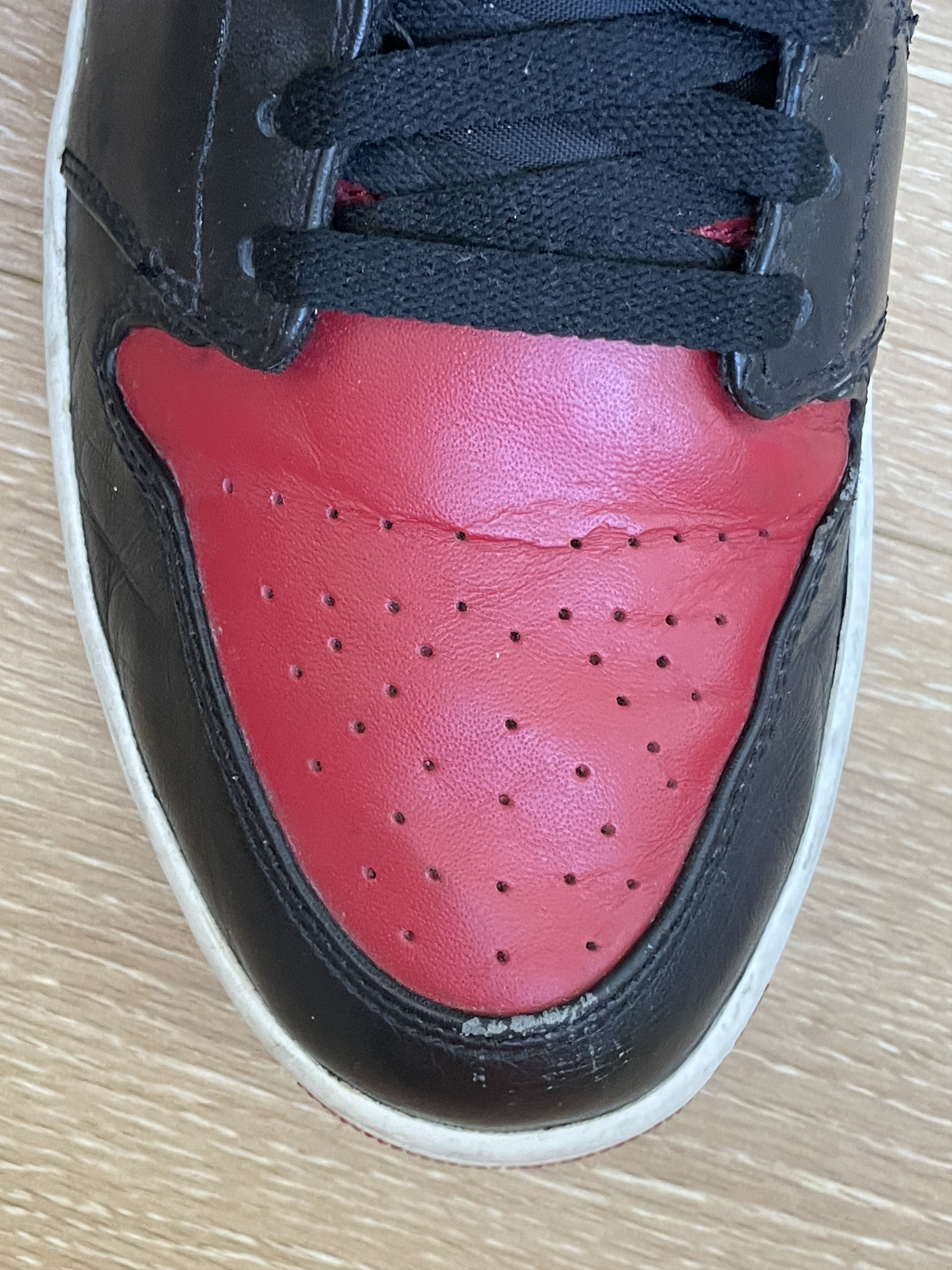 Jordan Brand 2009 Jordan 1 Retro Chicago Bulls-Size 11 Size US 11 / EU 44 - 6 Thumbnail