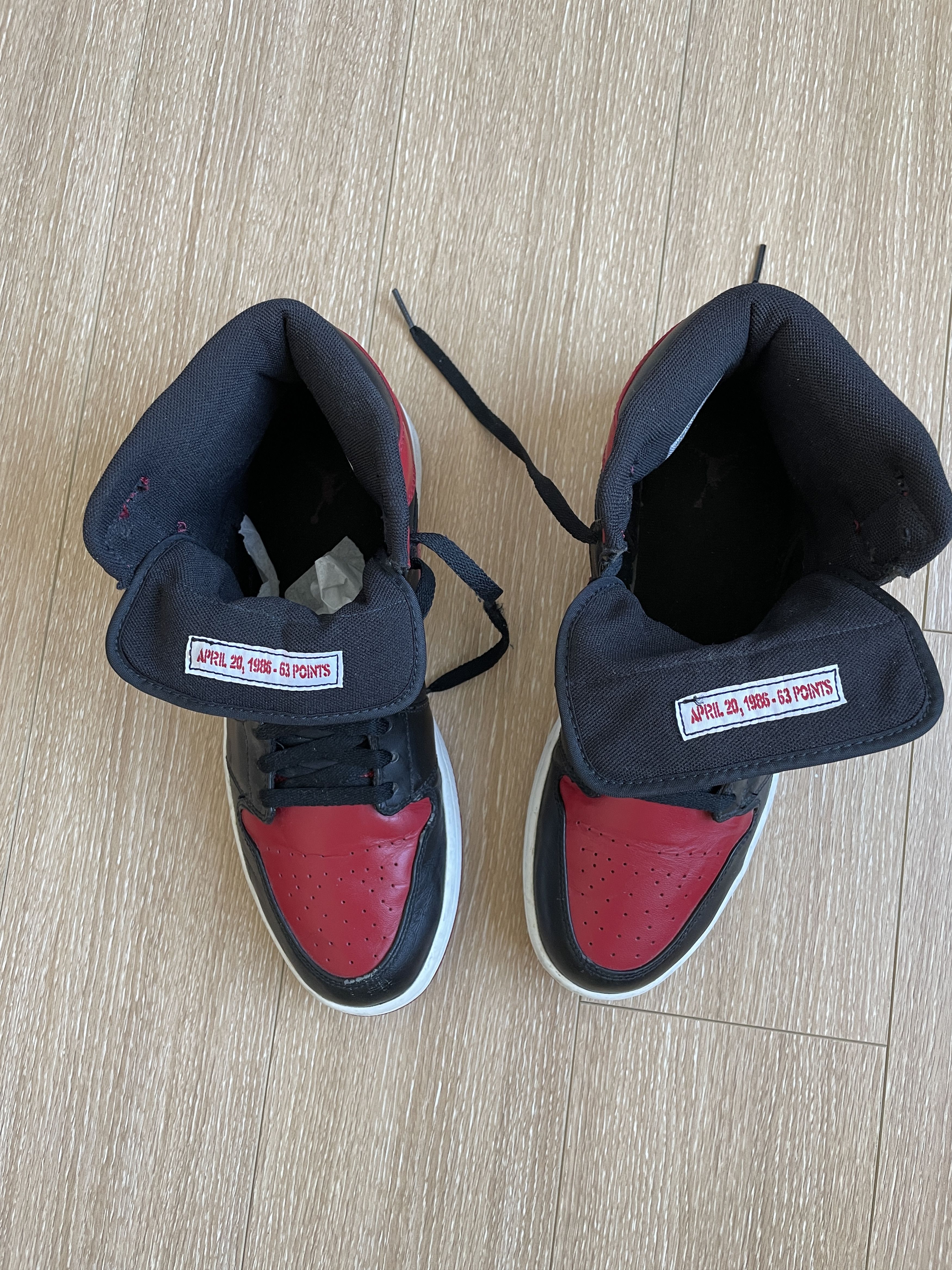 Jordan Brand 2009 Jordan 1 Retro Chicago Bulls-Size 11 Size US 11 / EU 44 - 3 Thumbnail