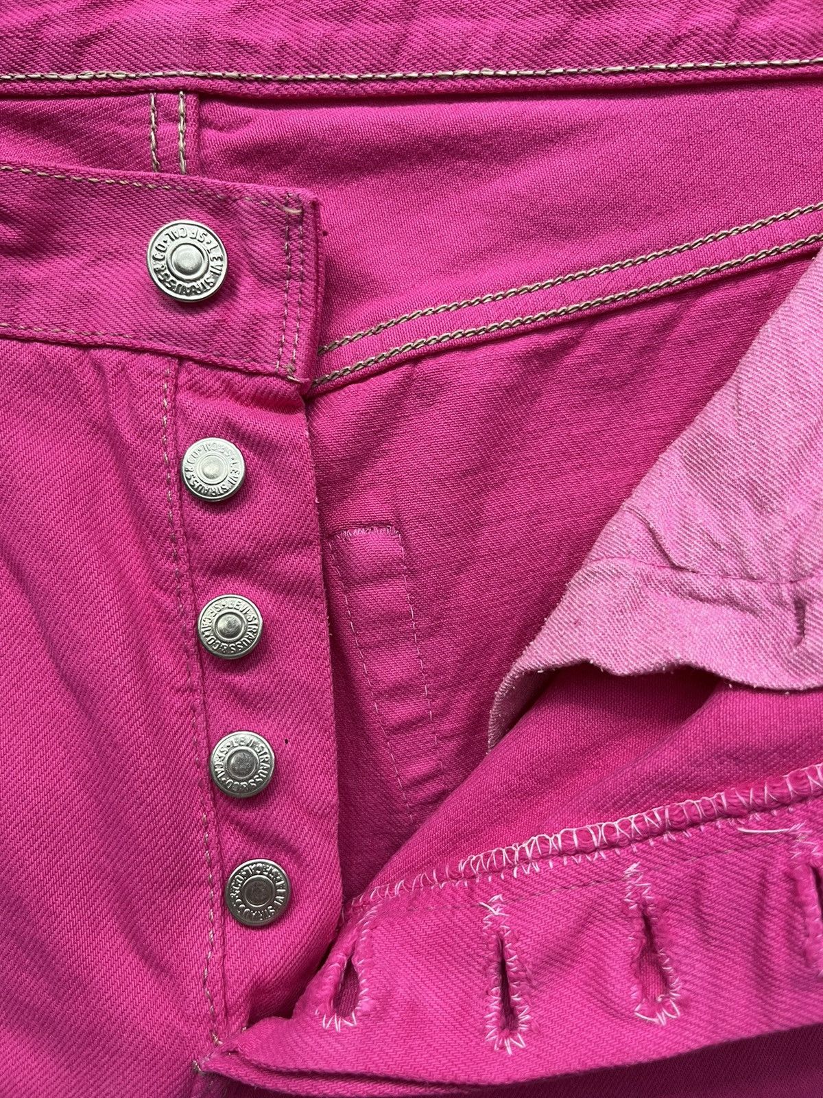 Levi's Vintage Clothing 🔥VERY RARE🔥Vintage 90’s Levi’s 501 HOT PINK Made In USA Size US 28 / EU 44 - 6 Thumbnail