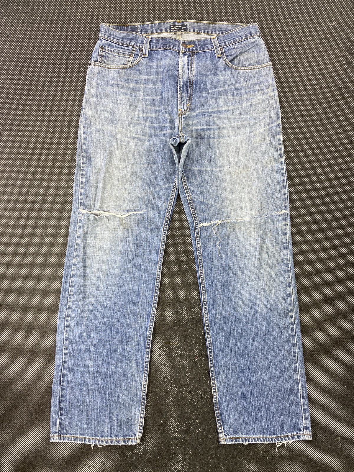 Levi's VINTAGE LEVI'S 559 DISTRESSED BLUE WASH JEANS -J532 Size US 37 - 1 Thumbnail