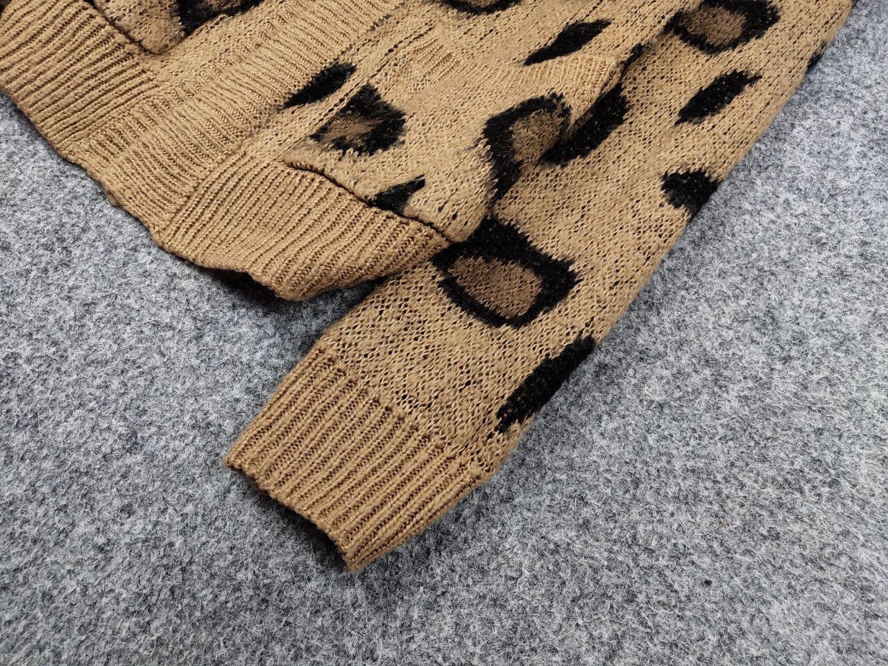 Japanese Brand Vintage 90s Japanese Cardigan Mohair Style leopard Pattern Size S / US 4 / IT 40 - 5 Thumbnail