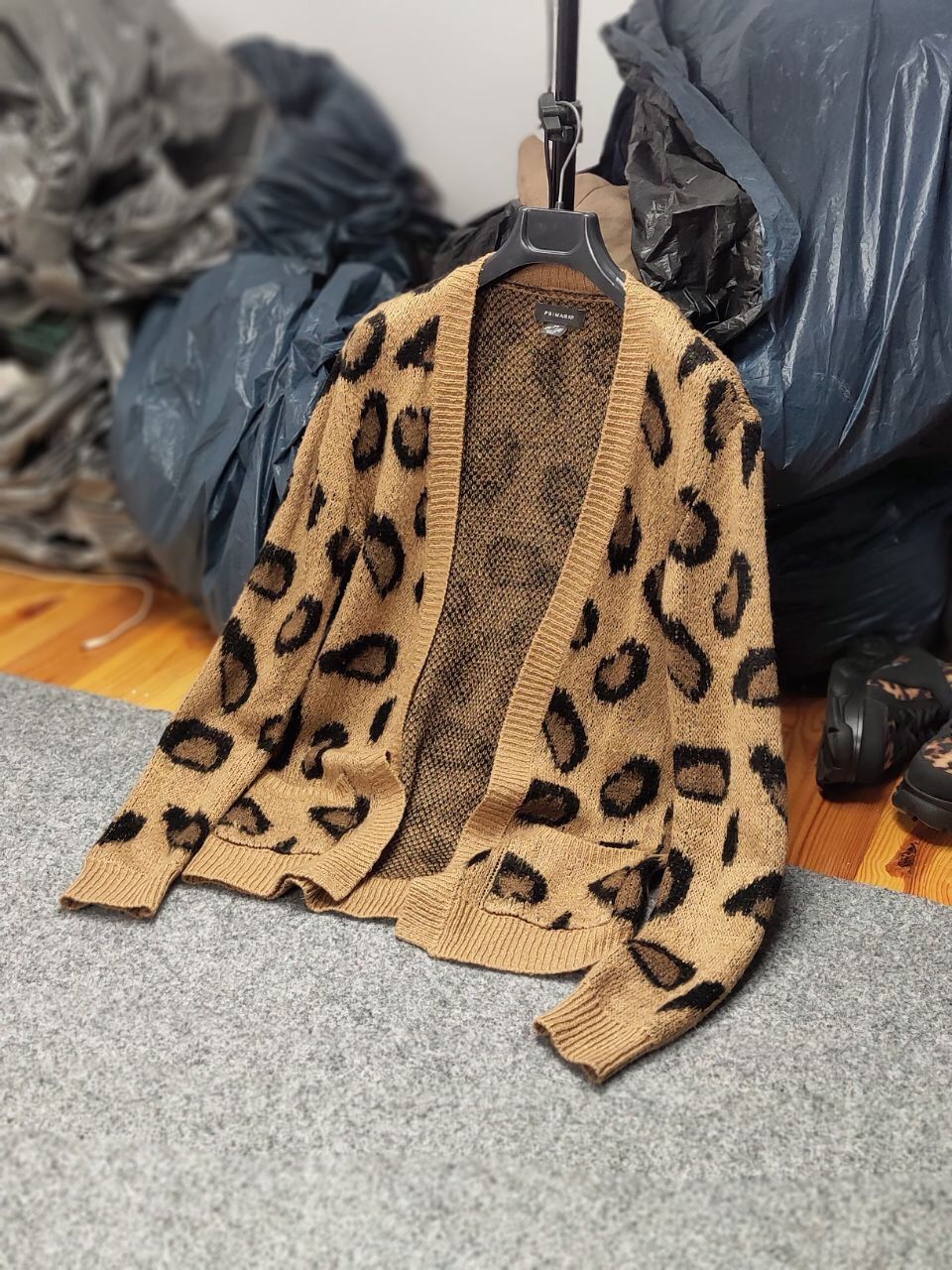 Japanese Brand Vintage 90s Japanese Cardigan Mohair Style leopard Pattern Size S / US 4 / IT 40 - 20 Thumbnail