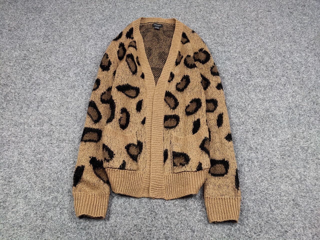 Japanese Brand Vintage 90s Japanese Cardigan Mohair Style leopard Pattern Size S / US 4 / IT 40 - 2 Thumbnail