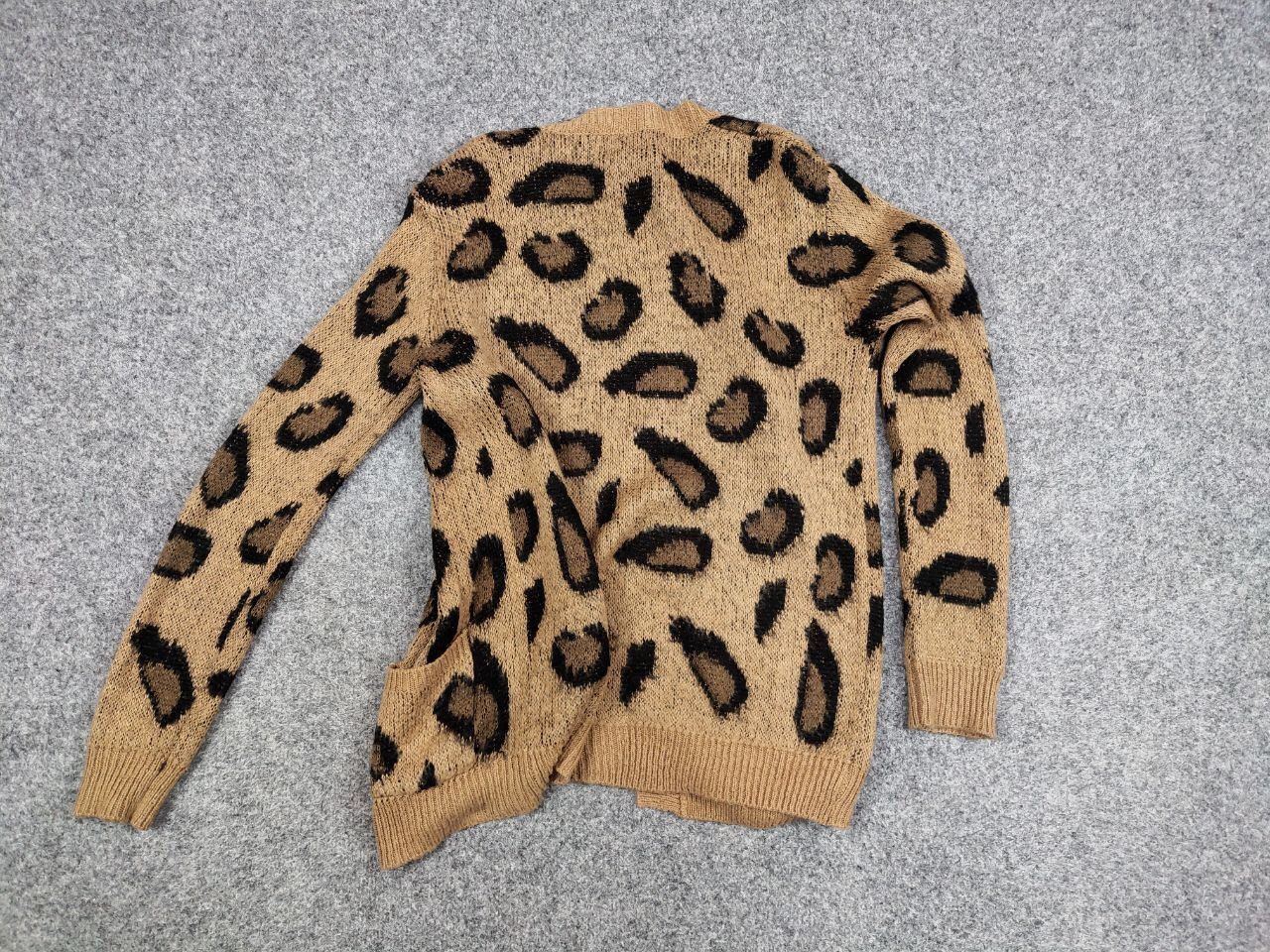 Japanese Brand Vintage 90s Japanese Cardigan Mohair Style leopard Pattern Size S / US 4 / IT 40 - 17 Thumbnail