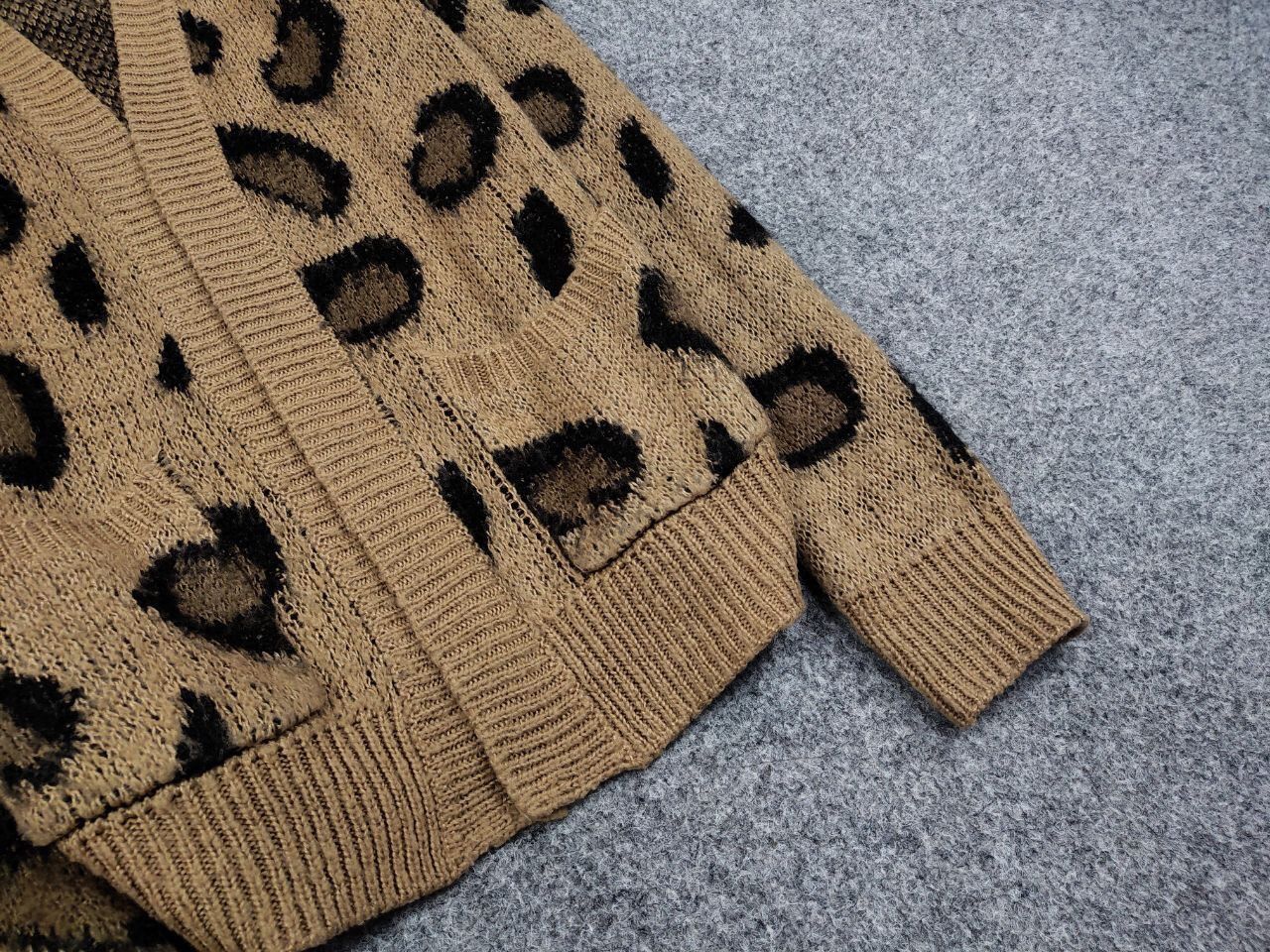 Japanese Brand Vintage 90s Japanese Cardigan Mohair Style leopard Pattern Size S / US 4 / IT 40 - 13 Thumbnail
