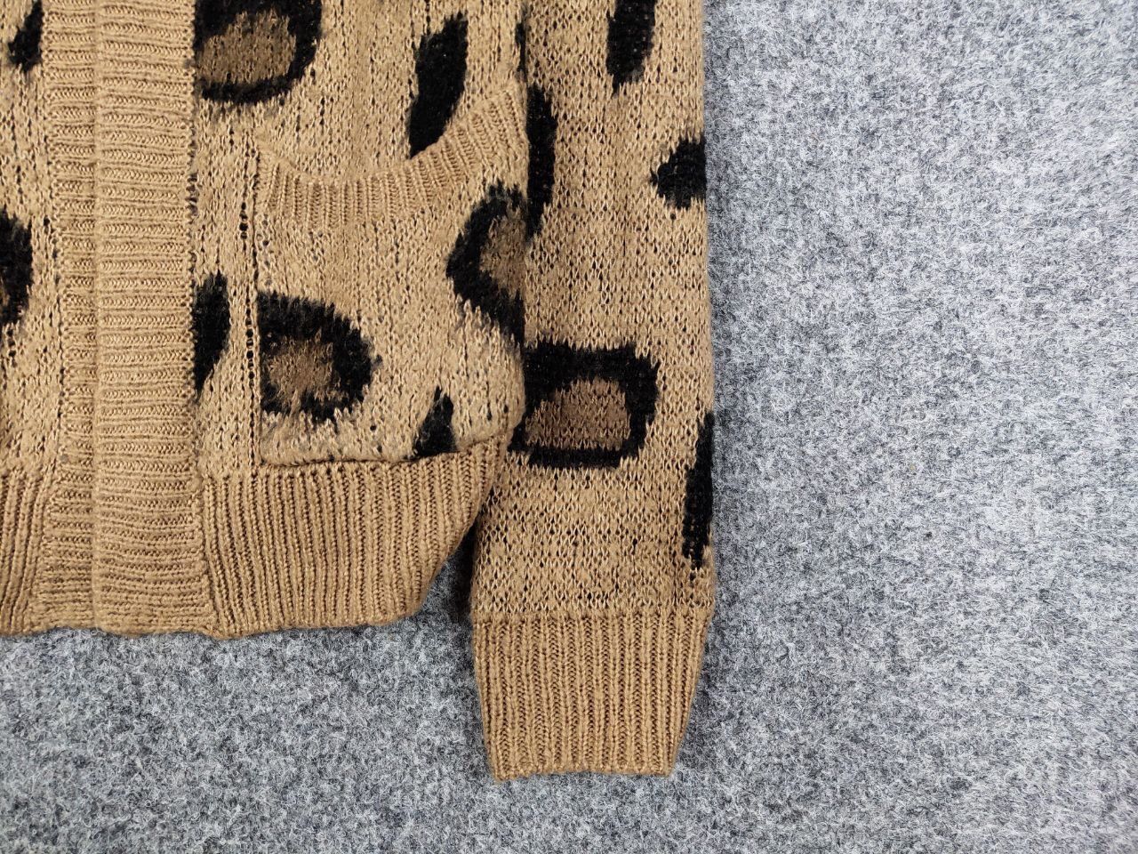 Japanese Brand Vintage 90s Japanese Cardigan Mohair Style leopard Pattern Size S / US 4 / IT 40 - 10 Thumbnail