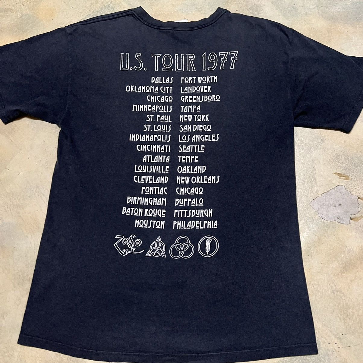 Band Tees × Led Zeppelin Vintage Led Zeppelin Big Logo World Tour T Shirt Size US M / EU 48-50 / 2 - 12 Thumbnail