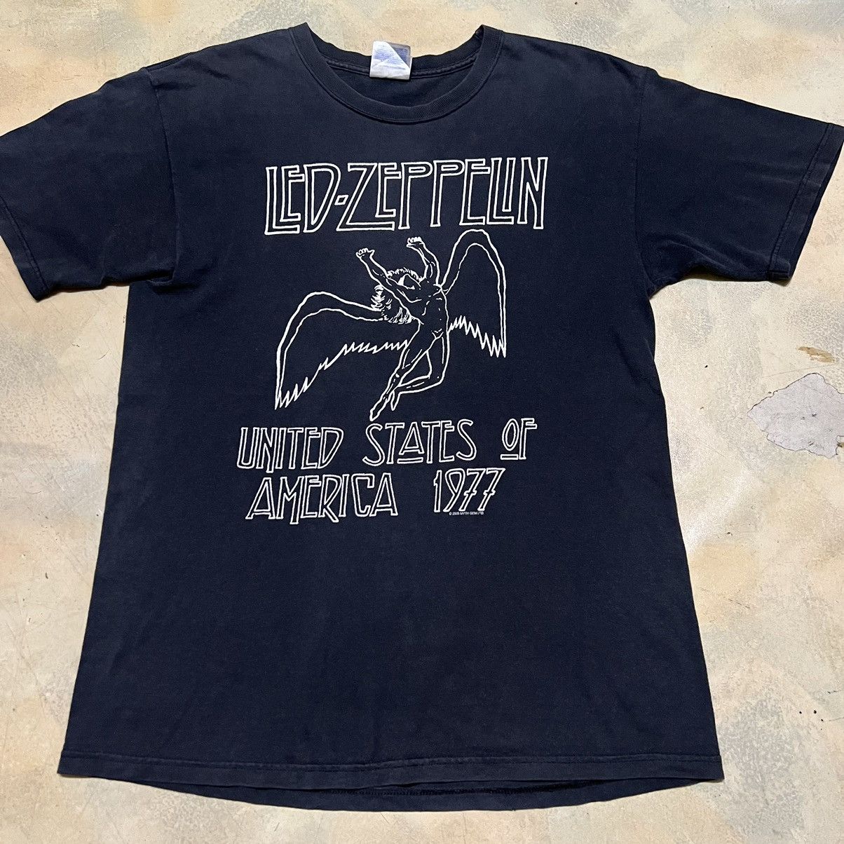Band Tees × Led Zeppelin Vintage Led Zeppelin Big Logo World Tour T Shirt Size US M / EU 48-50 / 2 - 4 Thumbnail