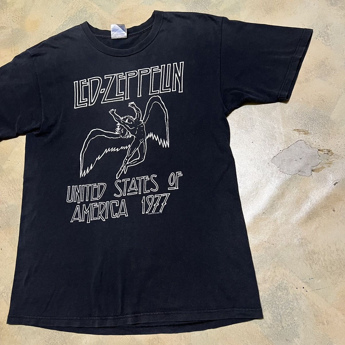 Band Tees × Led Zeppelin Vintage Led Zeppelin Big Logo World Tour T Shirt Size US M / EU 48-50 / 2 - 3 Thumbnail