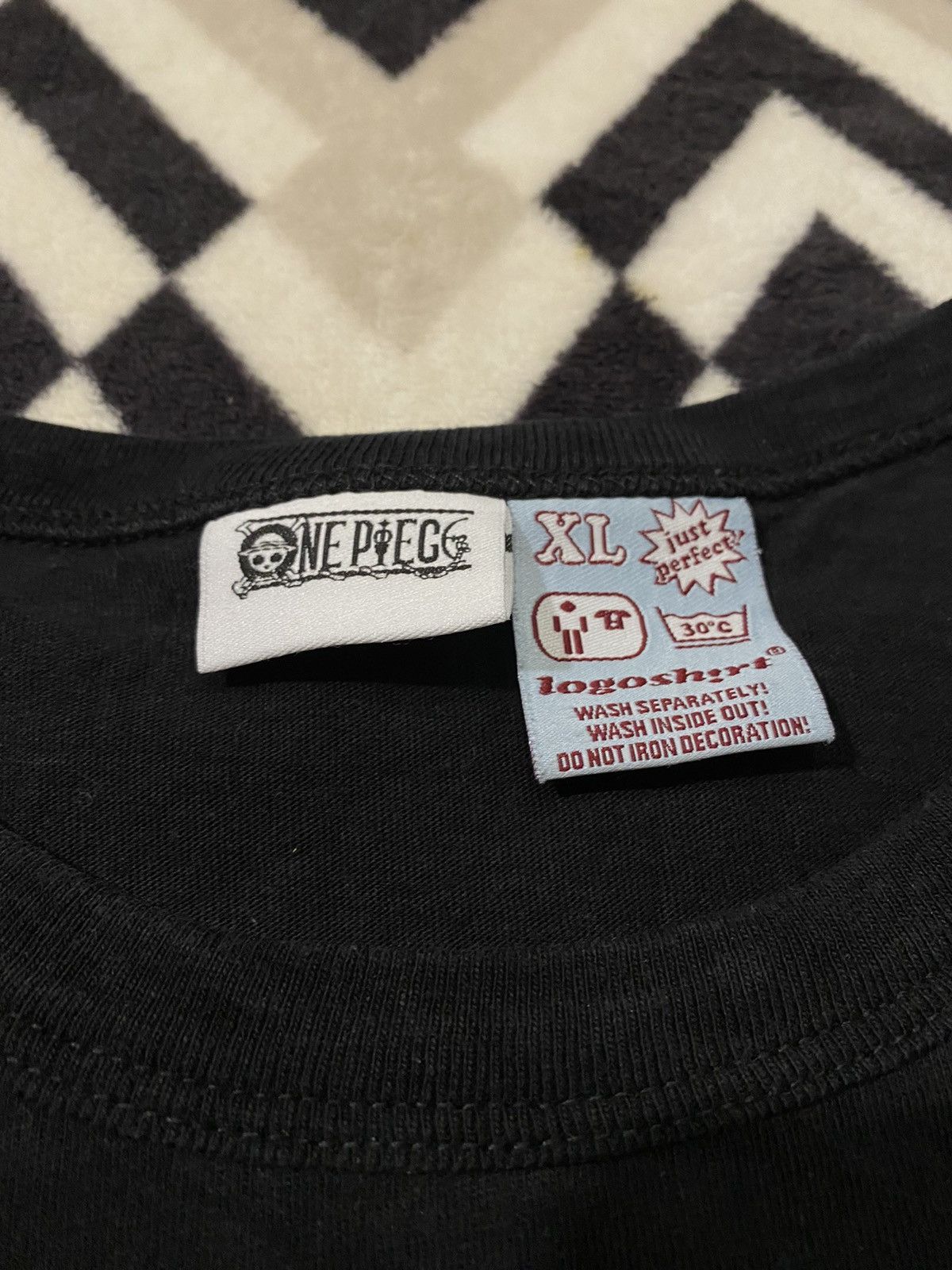 Anime × Japanese Brand × One Piece One Piece Straw Hat Pirate Logo T Shirt Size US L / EU 52-54 / 3 - 4 Thumbnail