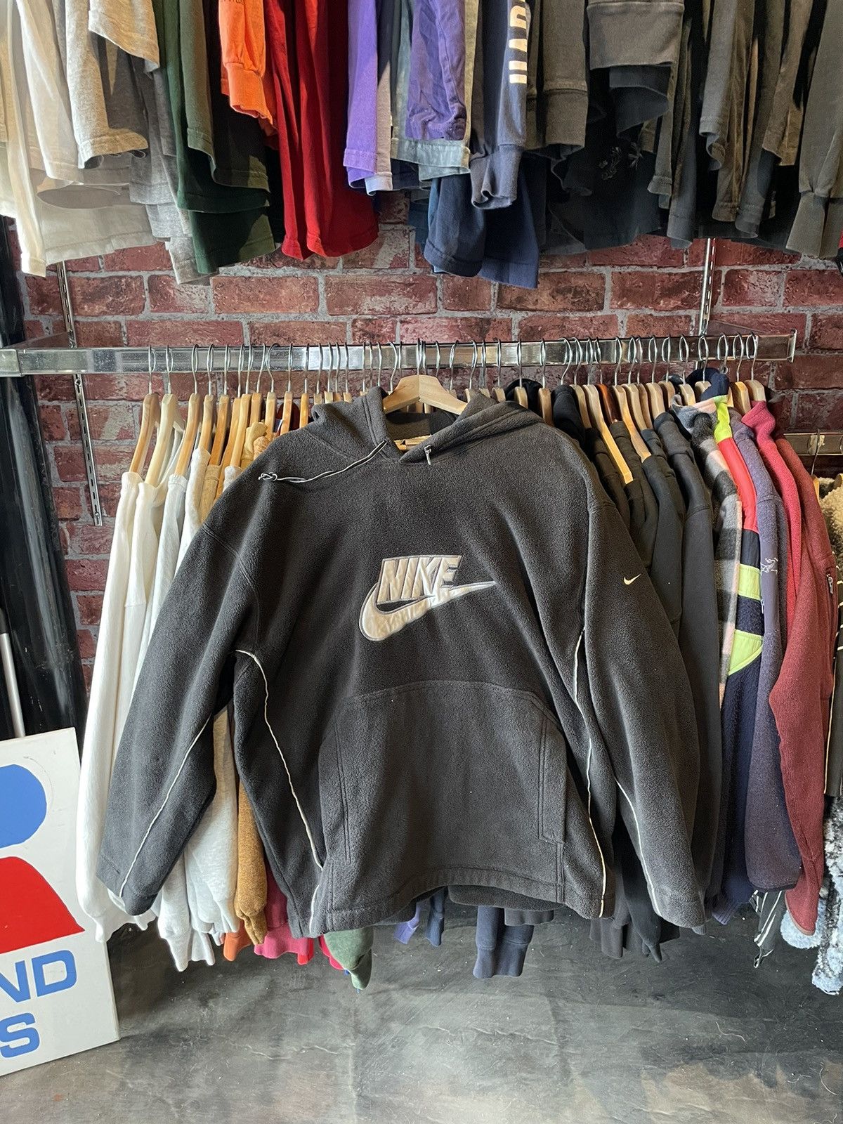 Nike Vintage Nike Logo Fleece Hoodie Size US M / EU 48-50 / 2 - 1 Thumbnail