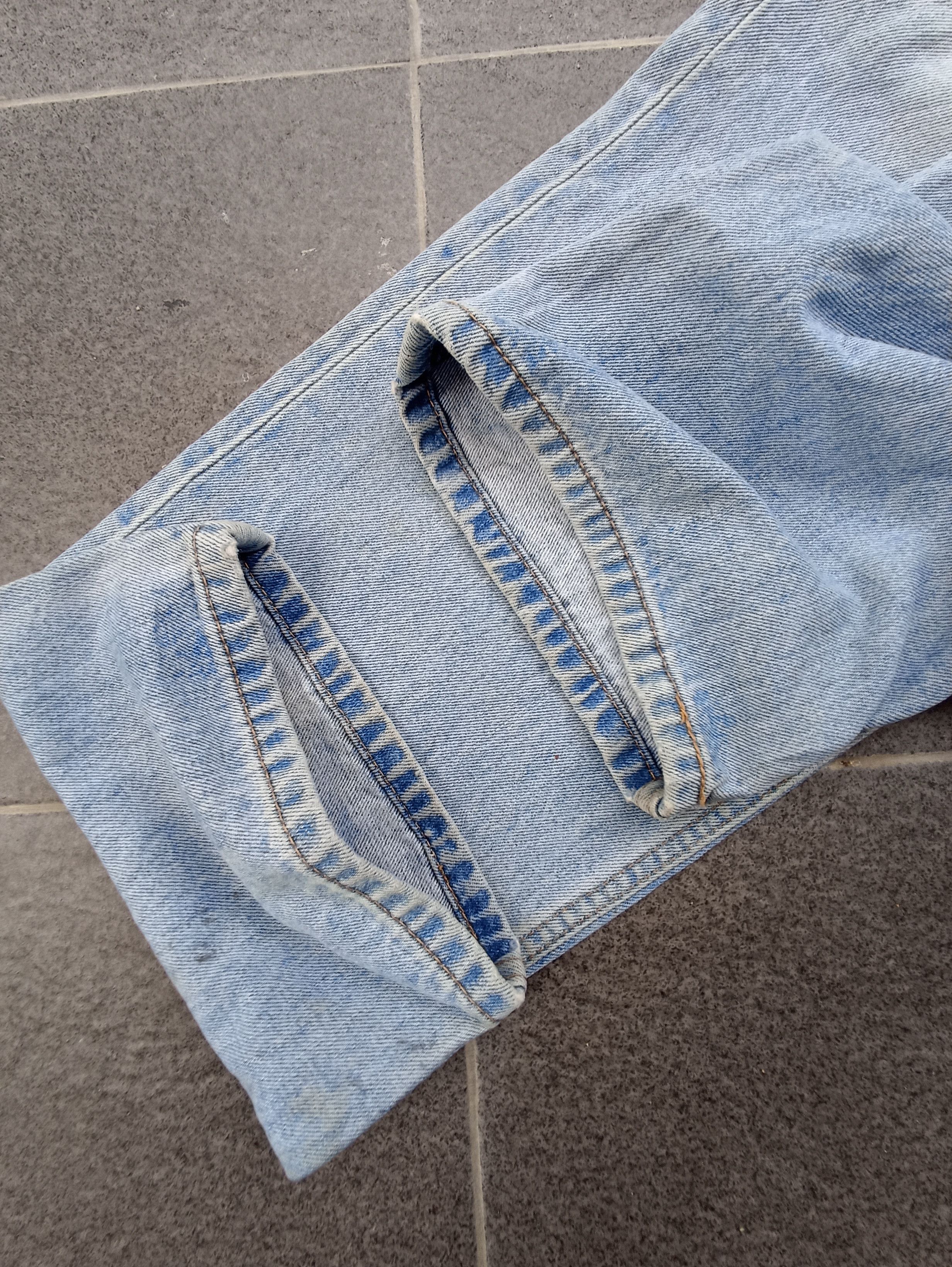 Jean × Levi's × Vintage Vintage Levis 550 Distress Blue Wash Jeans - J221 Size US 37 - 7 Thumbnail