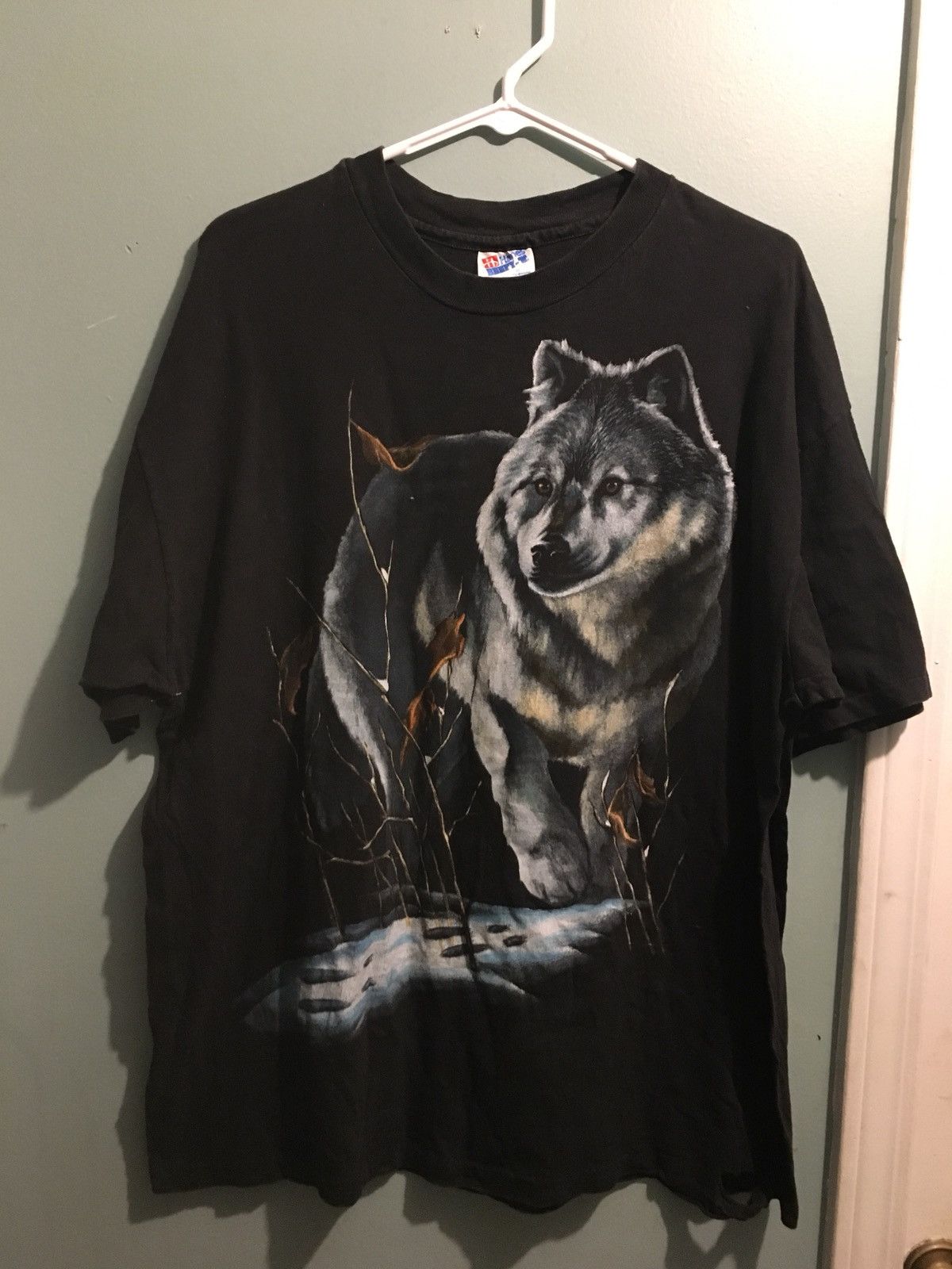 Hanes × Vintage Vintage Double Sided Wolves In The Winter tee Size US XL / EU 56 / 4 - 1 Thumbnail