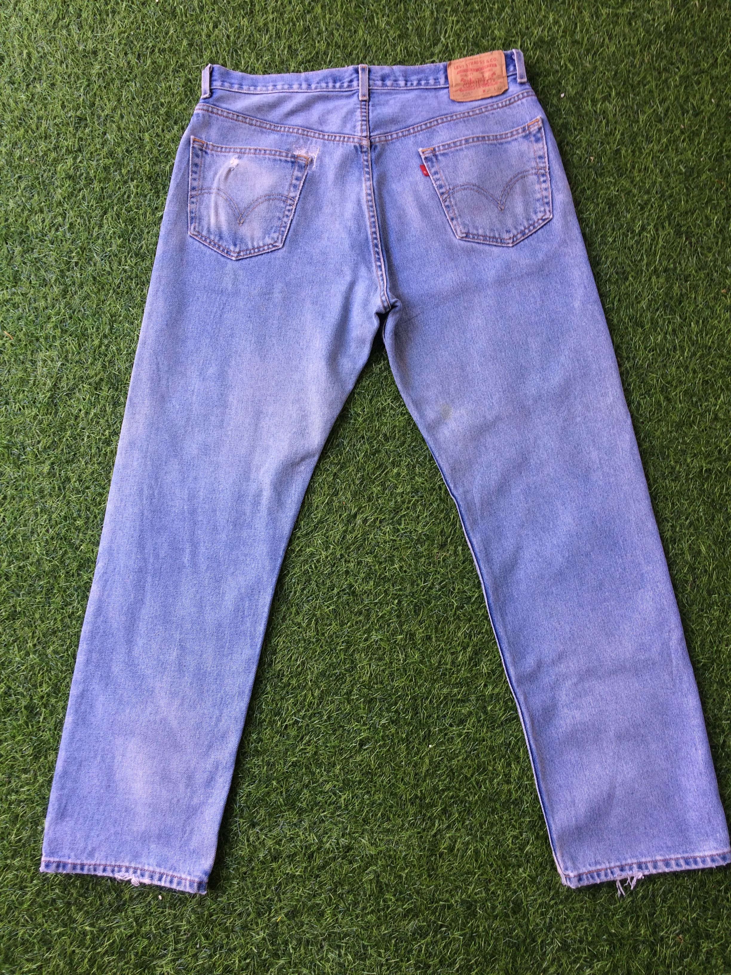 Levi's Vintage Levis 505 Light Wash Jeans #B-287 Size US 35 - 2 Thumbnail