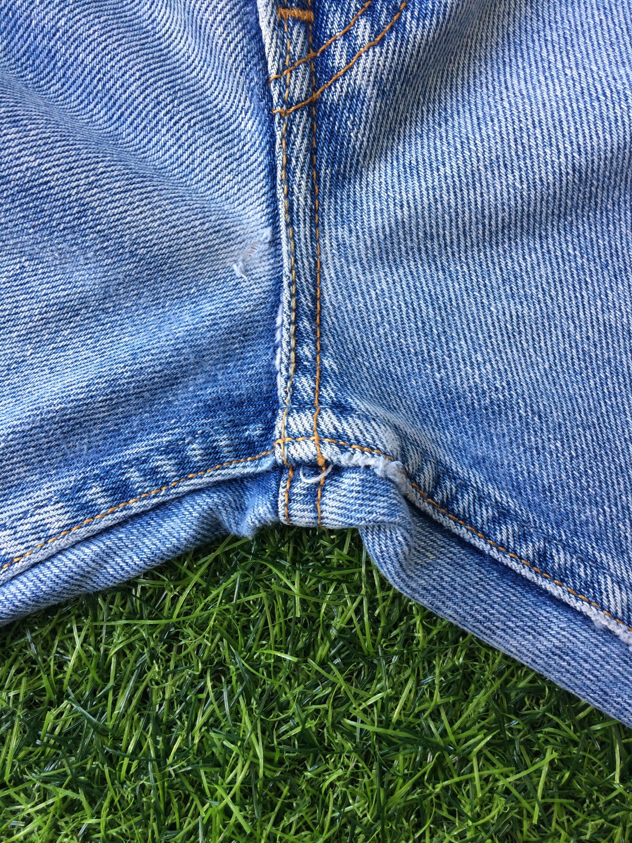 Levi's Vintage Levis 505 Light Wash Jeans #B-287 Size US 35 - 7 Thumbnail