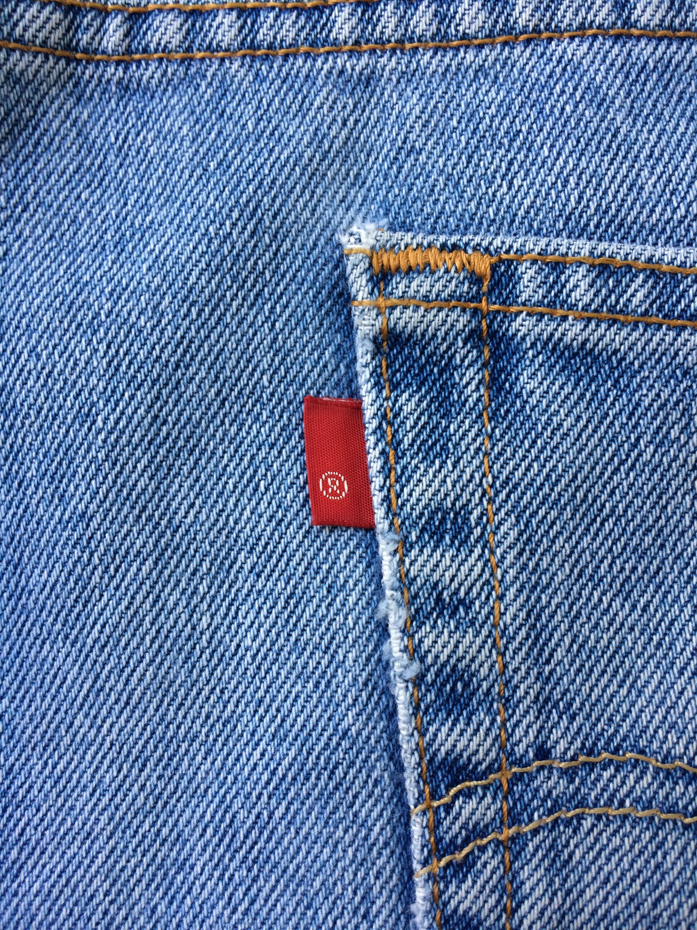 Levi's Vintage Levis 505 Light Wash Jeans #B-287 Size US 35 - 11 Thumbnail