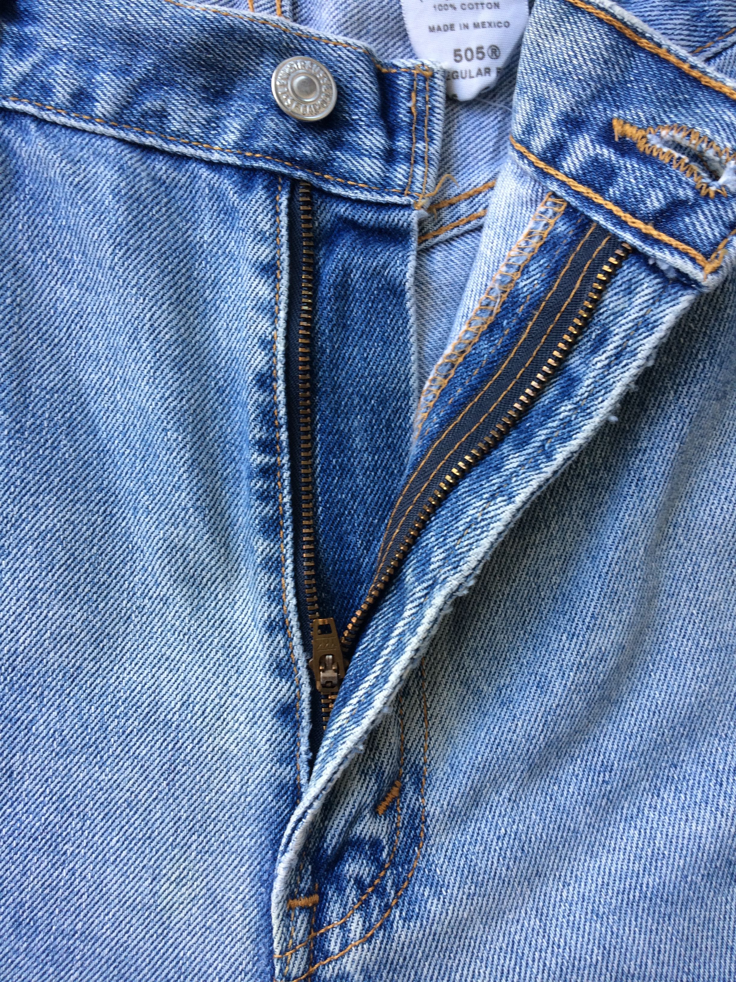Levi's Vintage Levis 505 Light Wash Jeans #B-287 Size US 35 - 6 Thumbnail