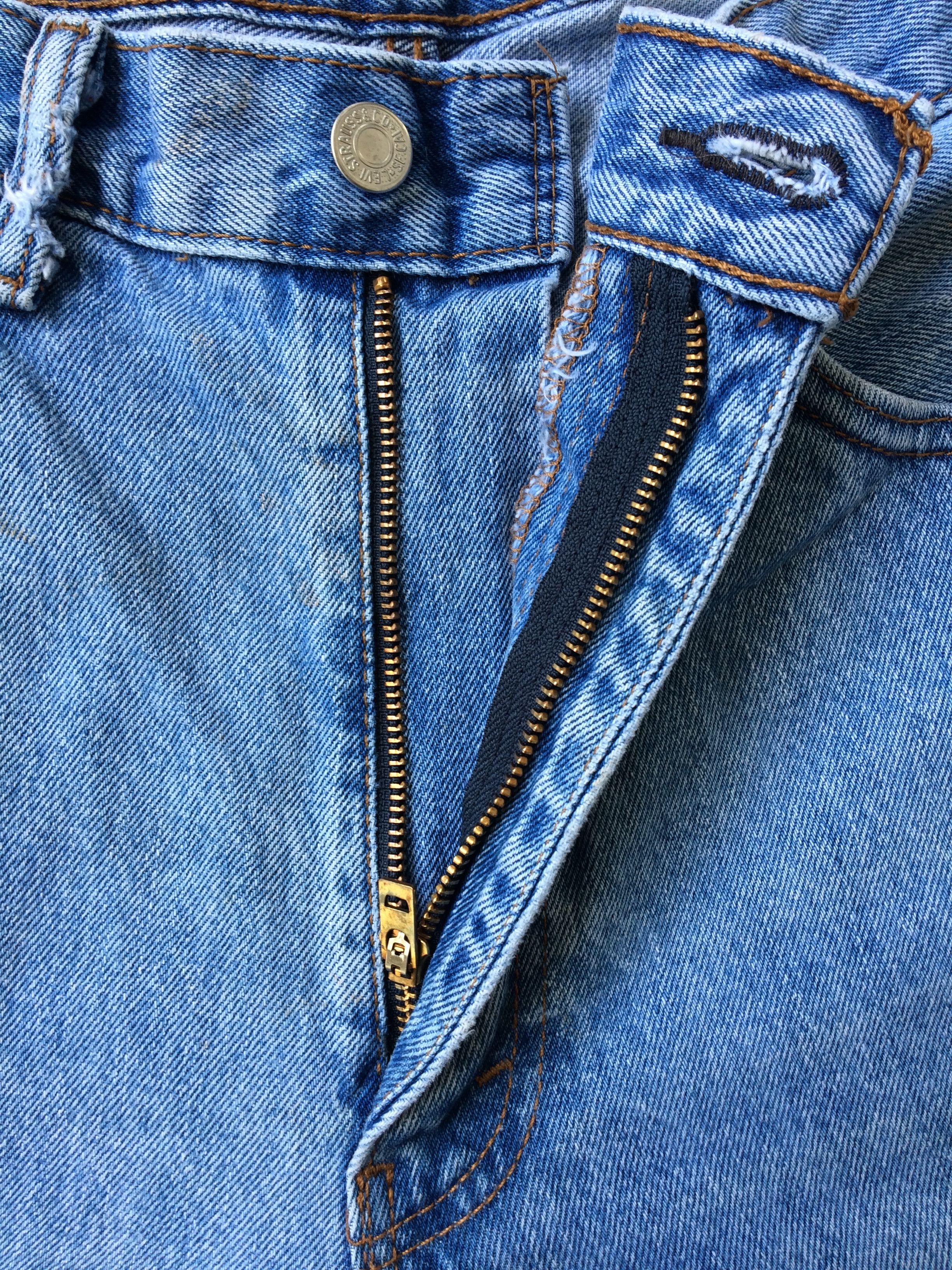 Levi's Vintage Levis 550 Light Wash Jeans #B-275 Size US 34 / EU 50 - 4 Thumbnail