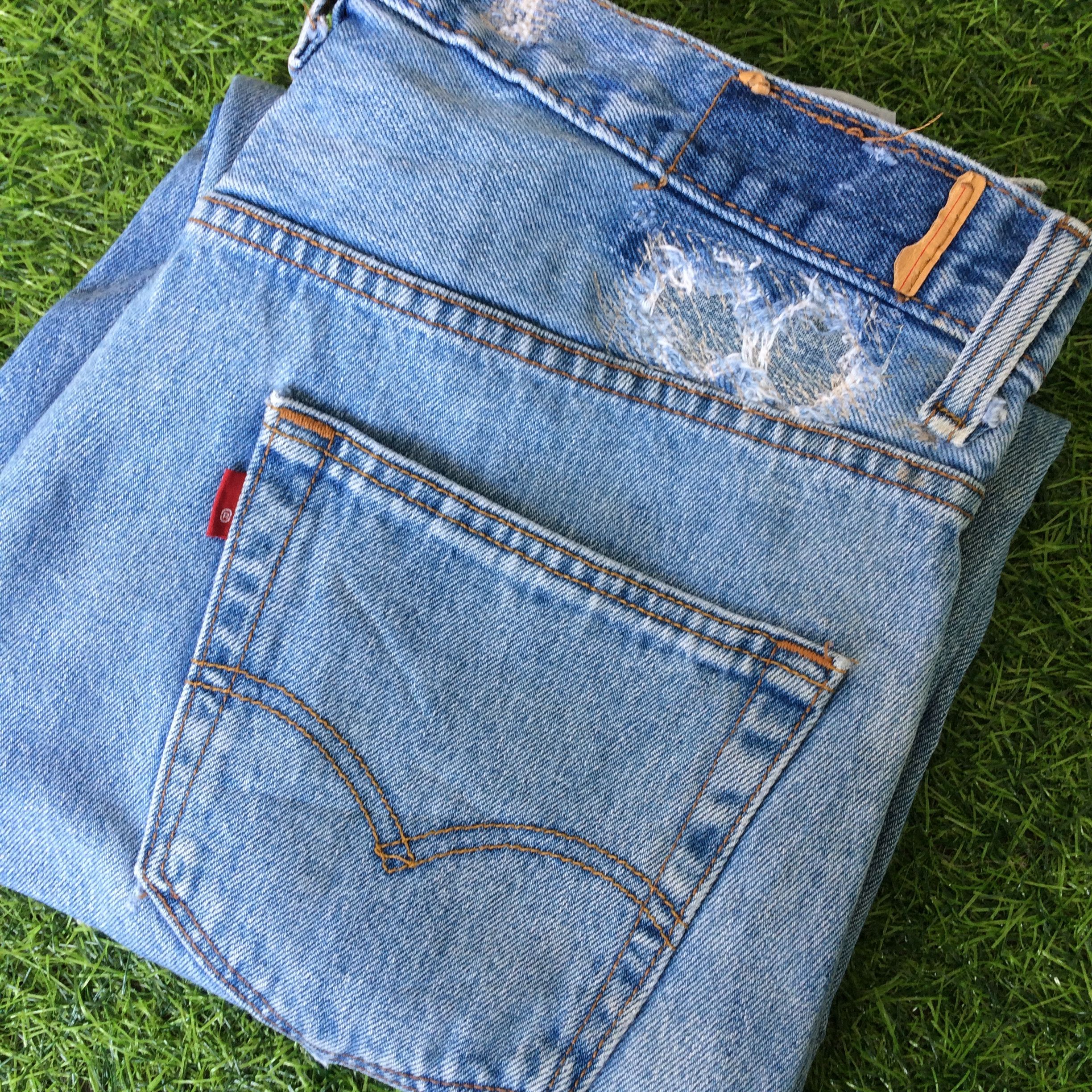 Levi's Vintage Levis 550 Light Wash Jeans #B-275 Size US 34 / EU 50 - 1 Thumbnail