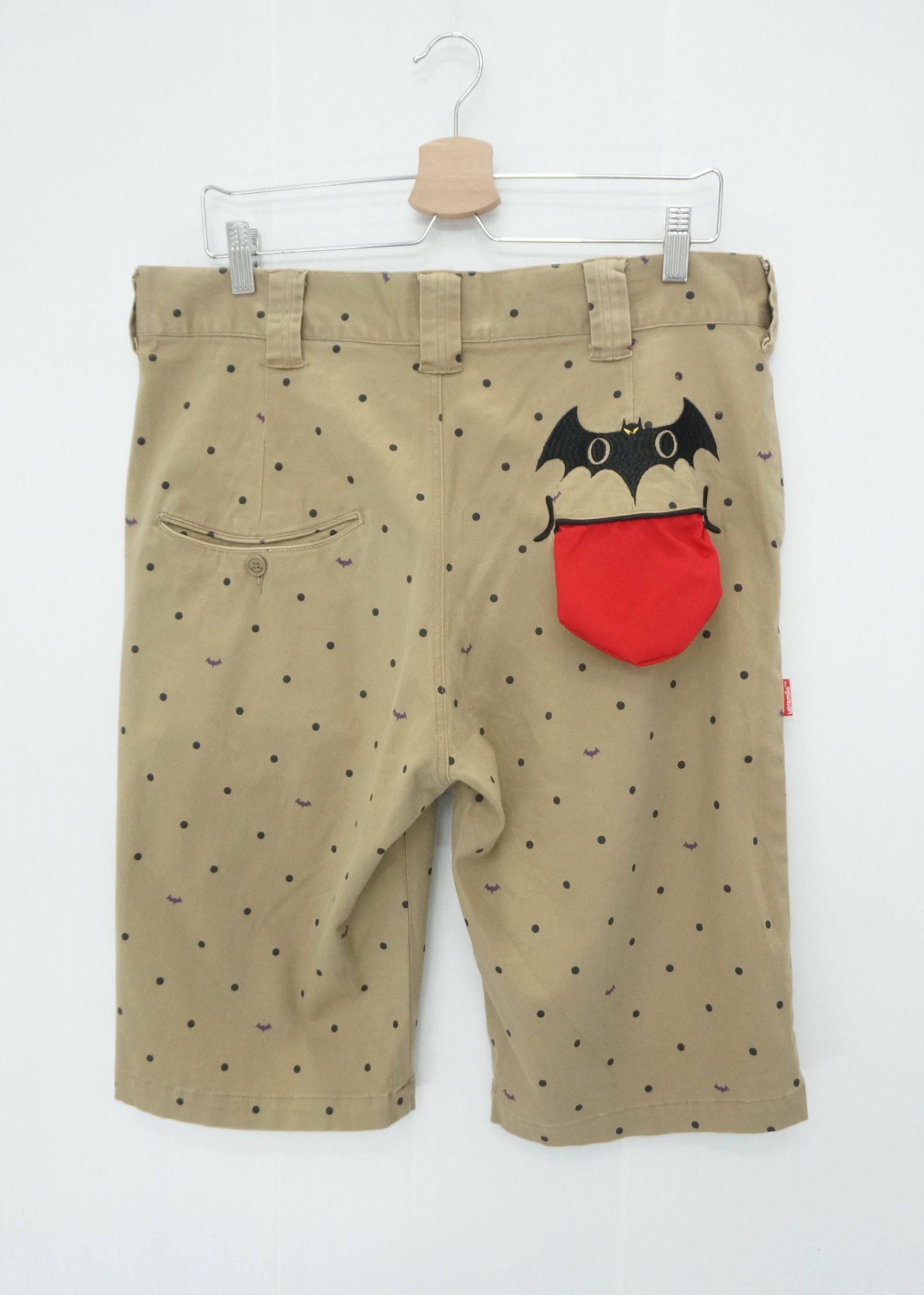 image of Vintage Japan Upsmile Batman Shorts in Beige, Men's (Size 35)