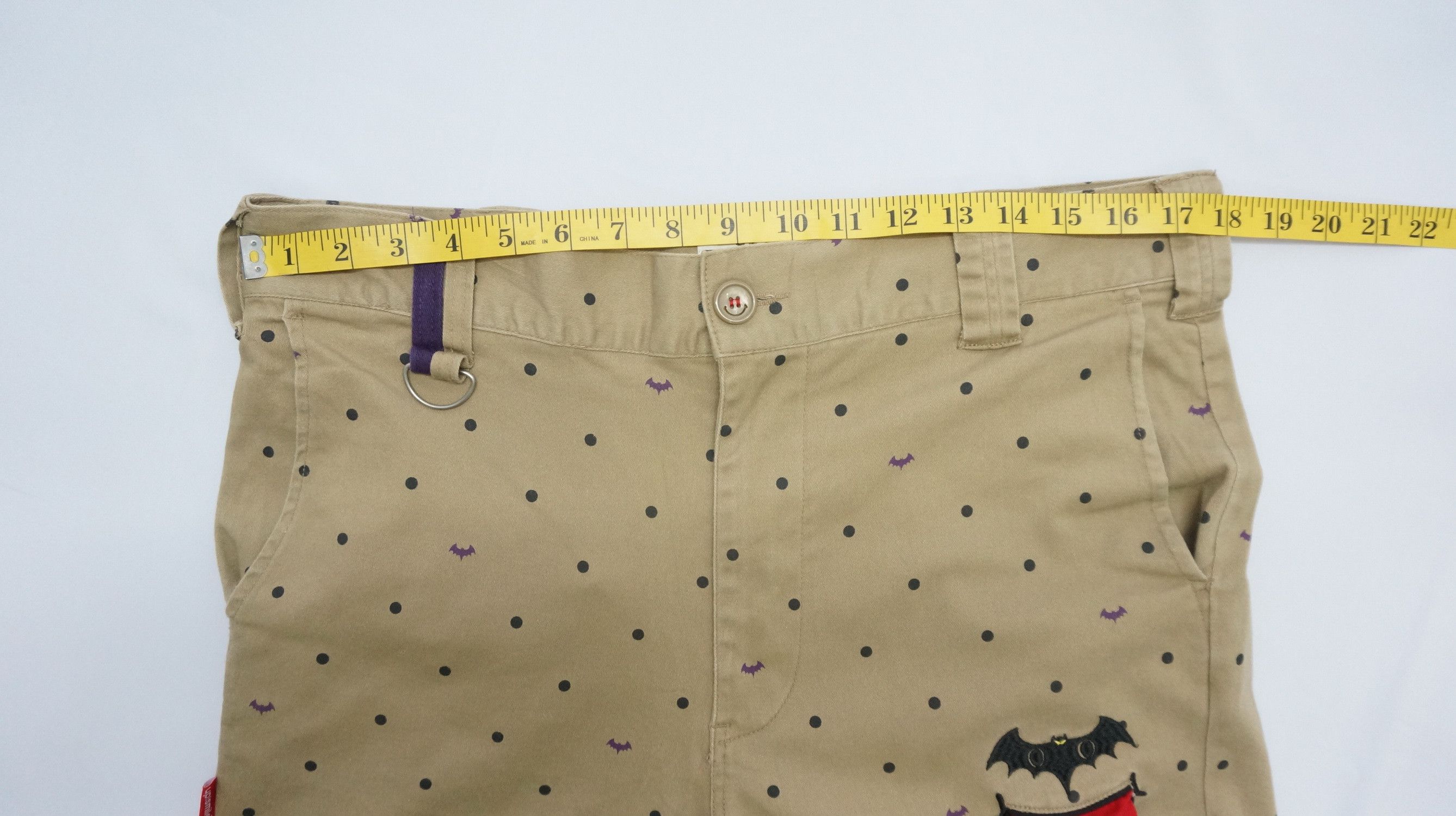 Japanese Brand Rare Vintage Japan UPSMILE Batman Shorts Size US 35 - 14 Thumbnail