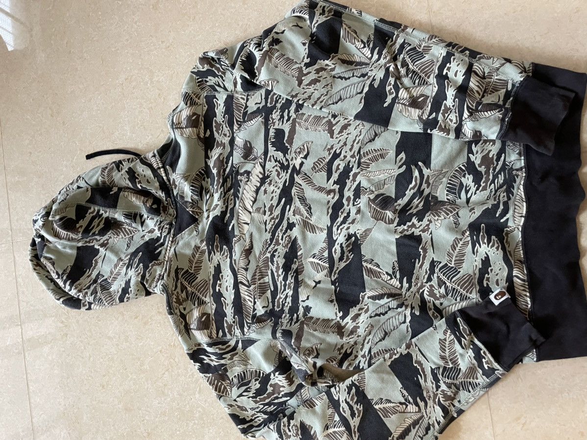 Bape Bape leaf Camo hoodie M Size US M / EU 48-50 / 2 - 8 Thumbnail