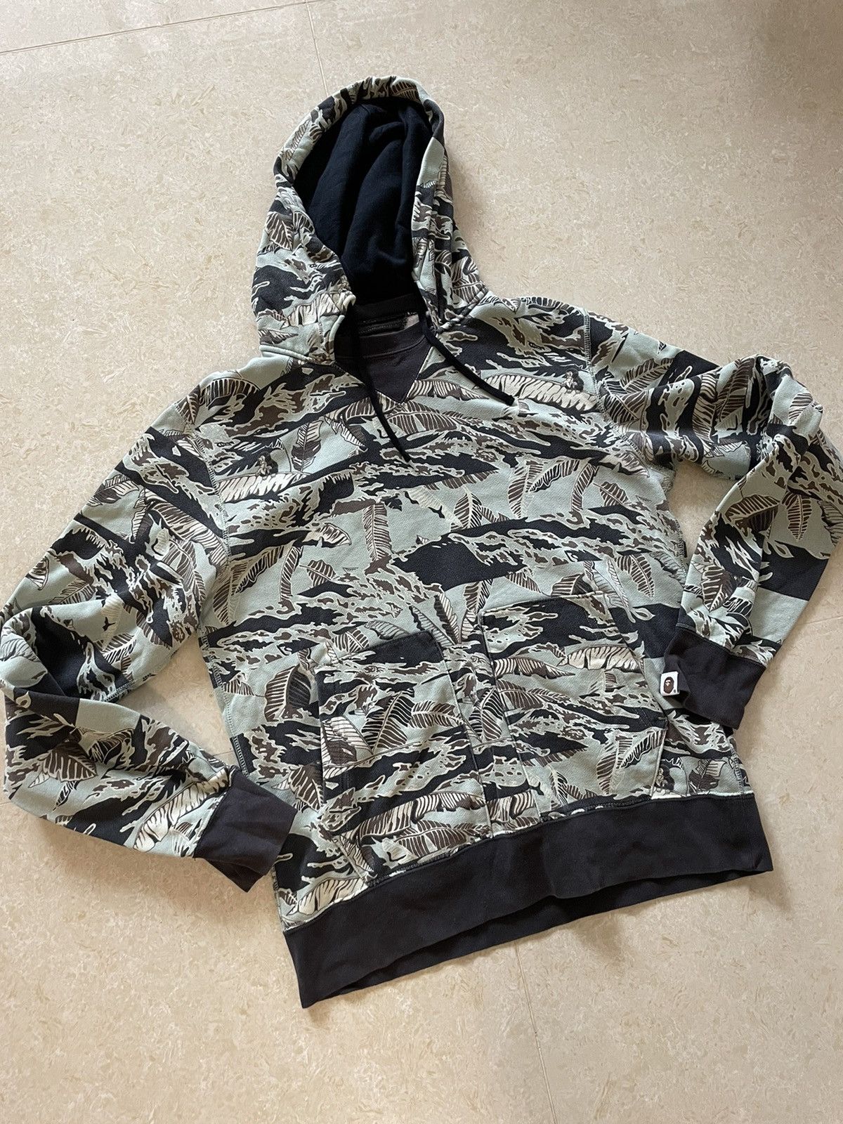 Bape Bape leaf Camo hoodie M Size US M / EU 48-50 / 2 - 1 Thumbnail