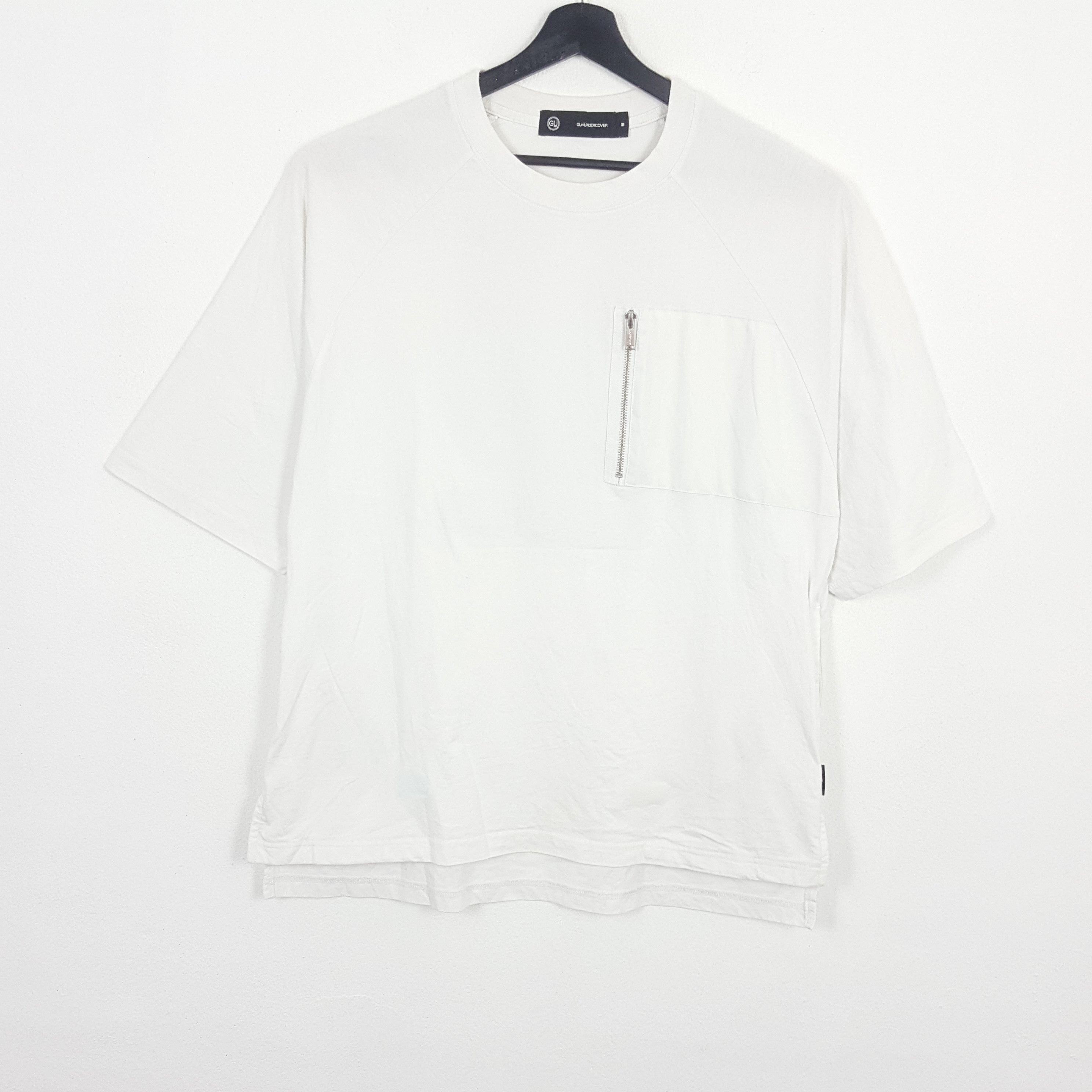 GU × Undercover GU X UNDERCOVER Japanese Brand Custom Big Logo Tshirt Size US XL / EU 56 / 4 - 3 Thumbnail