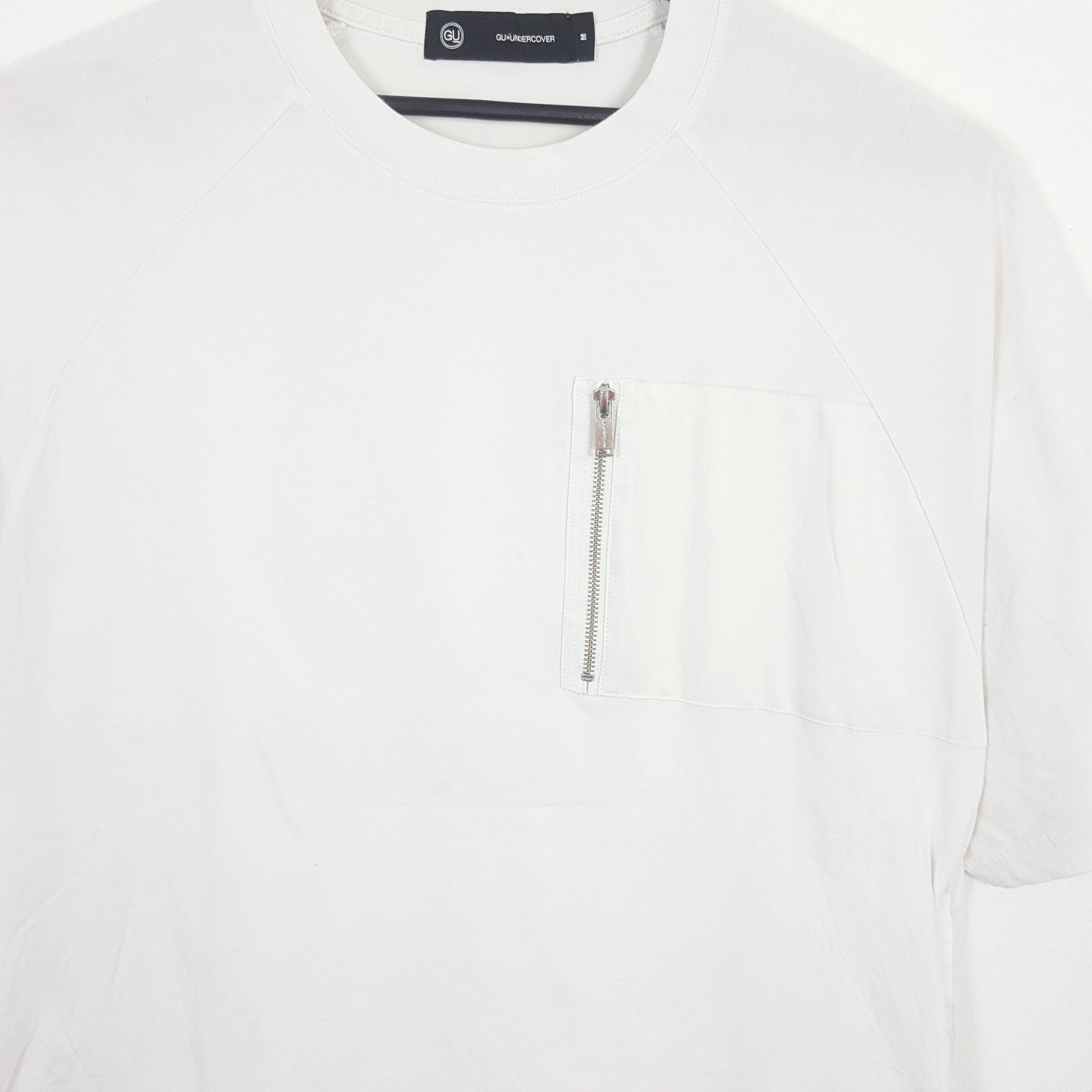 GU × Undercover GU X UNDERCOVER Japanese Brand Custom Big Logo Tshirt Size US XL / EU 56 / 4 - 4 Thumbnail