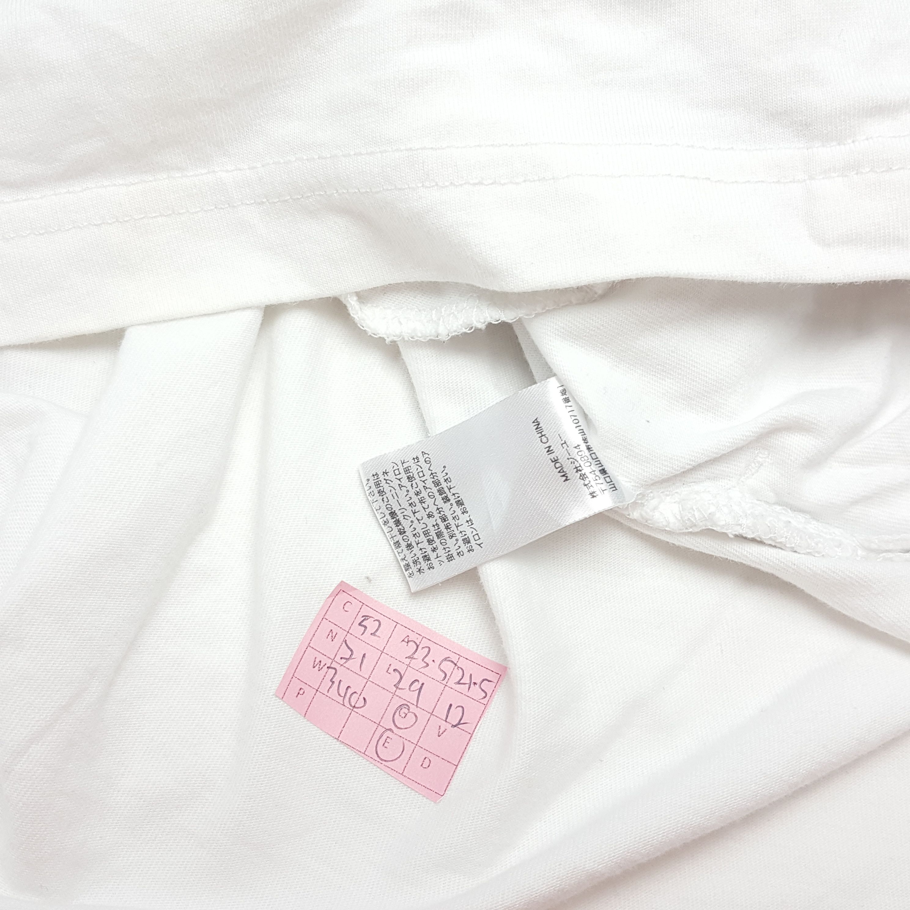 GU × Undercover GU X UNDERCOVER Japanese Brand Custom Big Logo Tshirt Size US XL / EU 56 / 4 - 5 Thumbnail