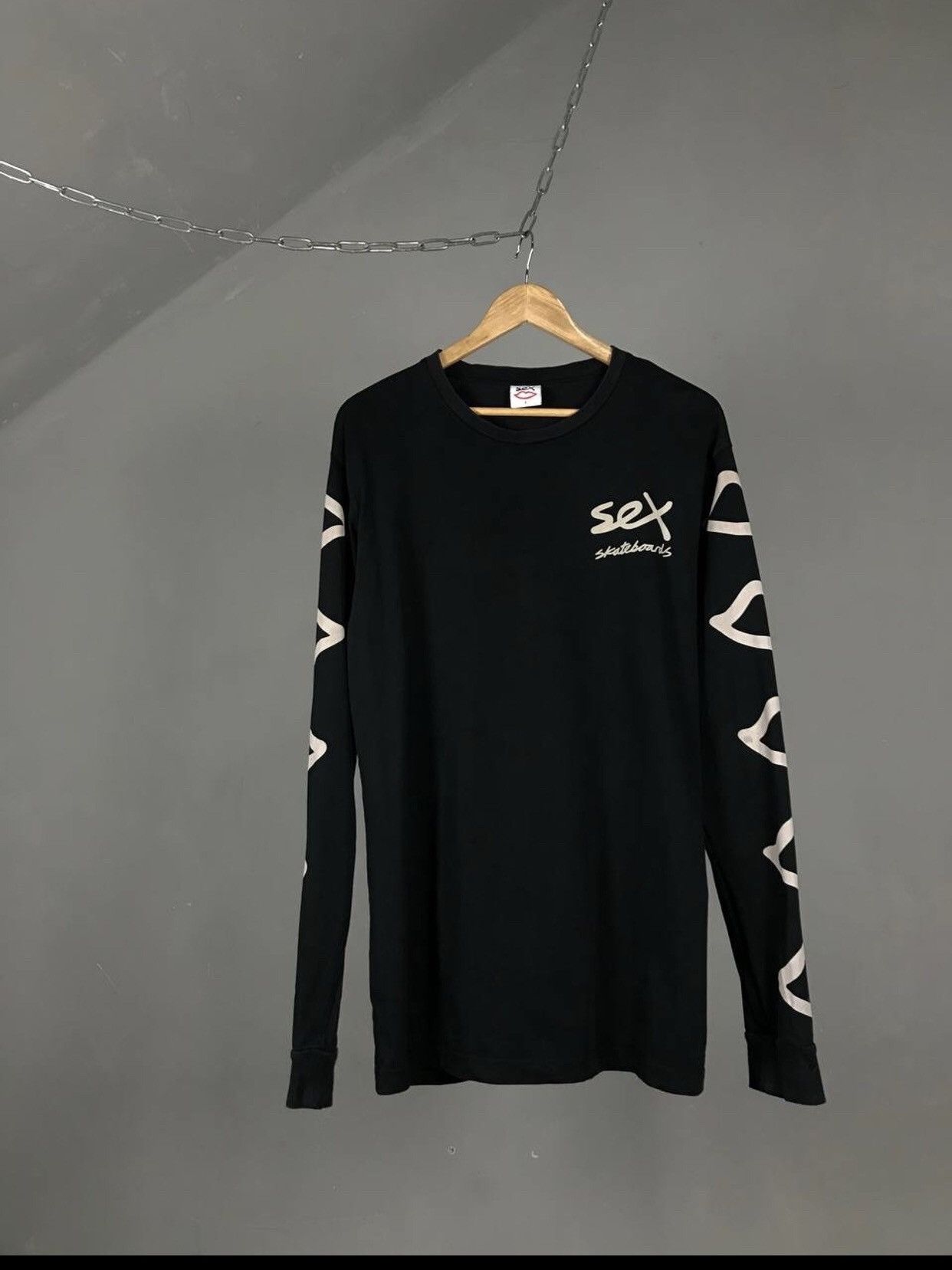 Sex Skateboards × Welcome Skateboards Sex Skateboards streetwear overprinted longsleeve Size US S / EU 44-46 / 1 - 1 Thumbnail