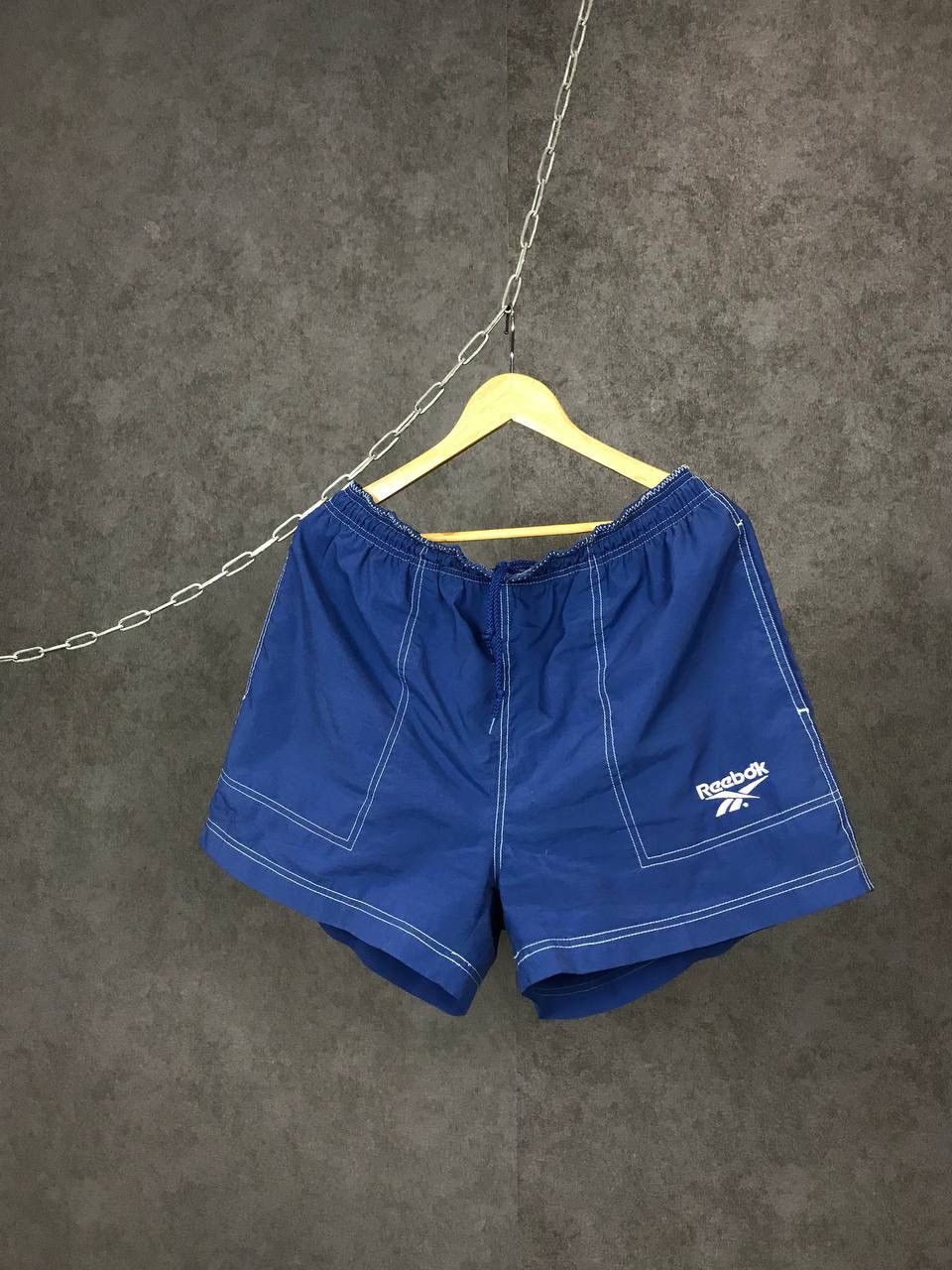 Reebok Reebok vintage streetwear big logo shorts Size US 34 / EU 50 - 1 Thumbnail