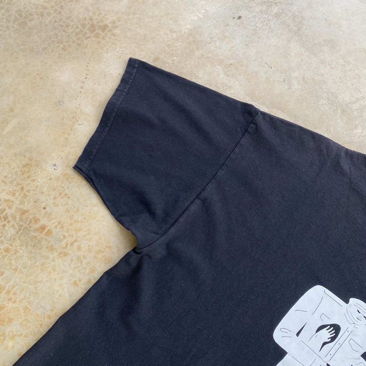 Cleon Peterson Huf Japan Cleon Peterson Art Rare Tshirt Size US L / EU 52-54 / 3 - 7 Thumbnail