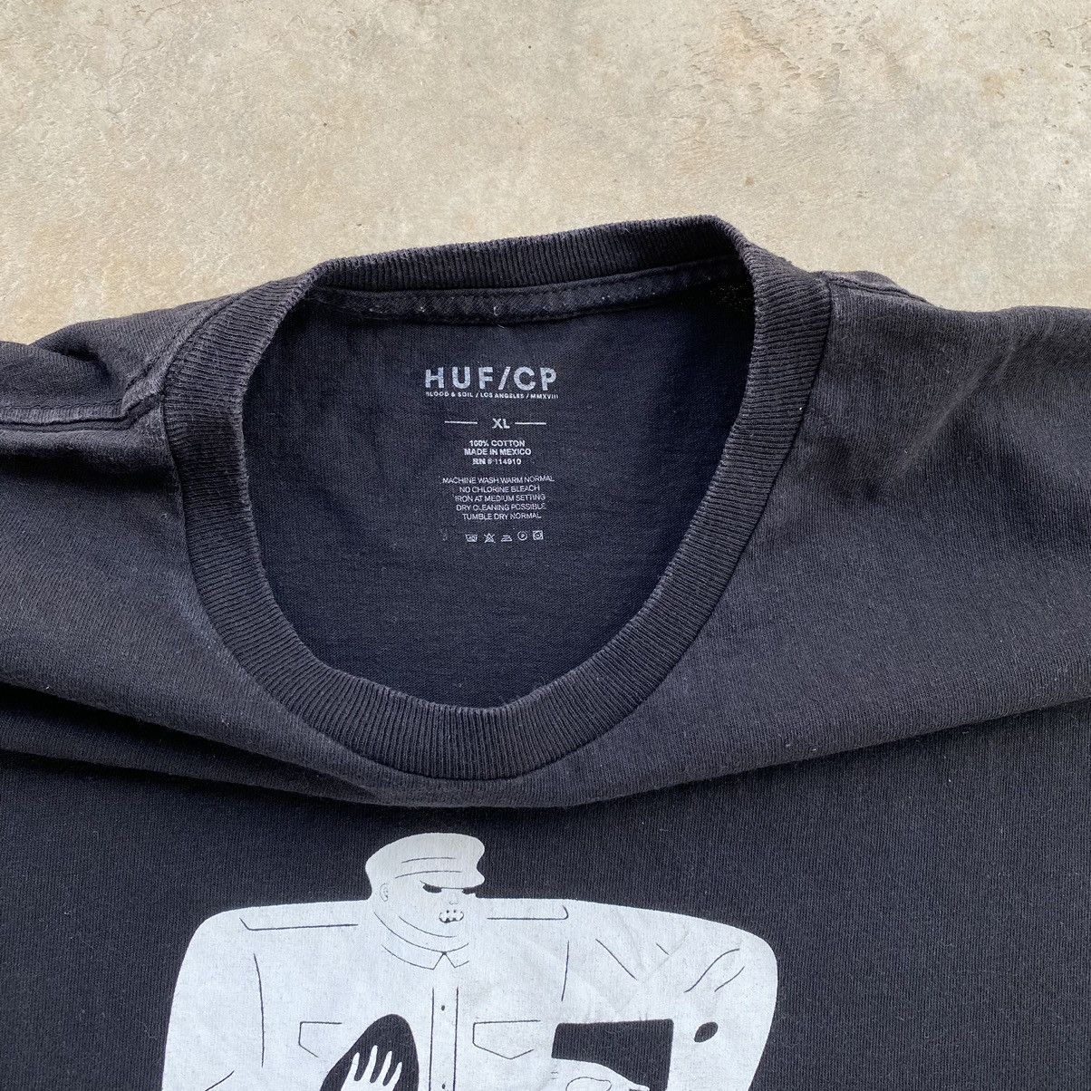 Cleon Peterson Huf Japan Cleon Peterson Art Rare Tshirt Size US L / EU 52-54 / 3 - 3 Thumbnail