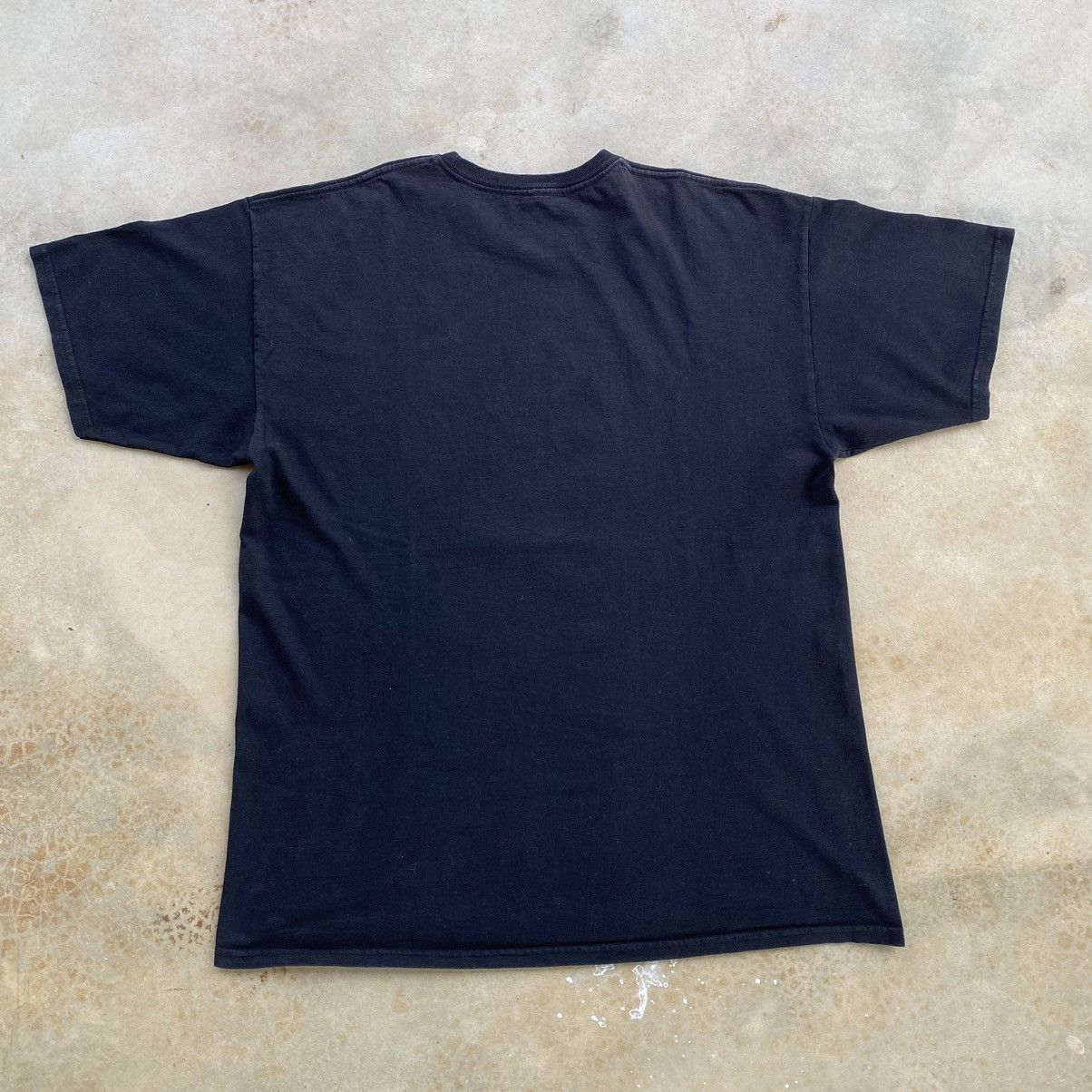 Cleon Peterson Huf Japan Cleon Peterson Art Rare Tshirt Size US L / EU 52-54 / 3 - 2 Thumbnail
