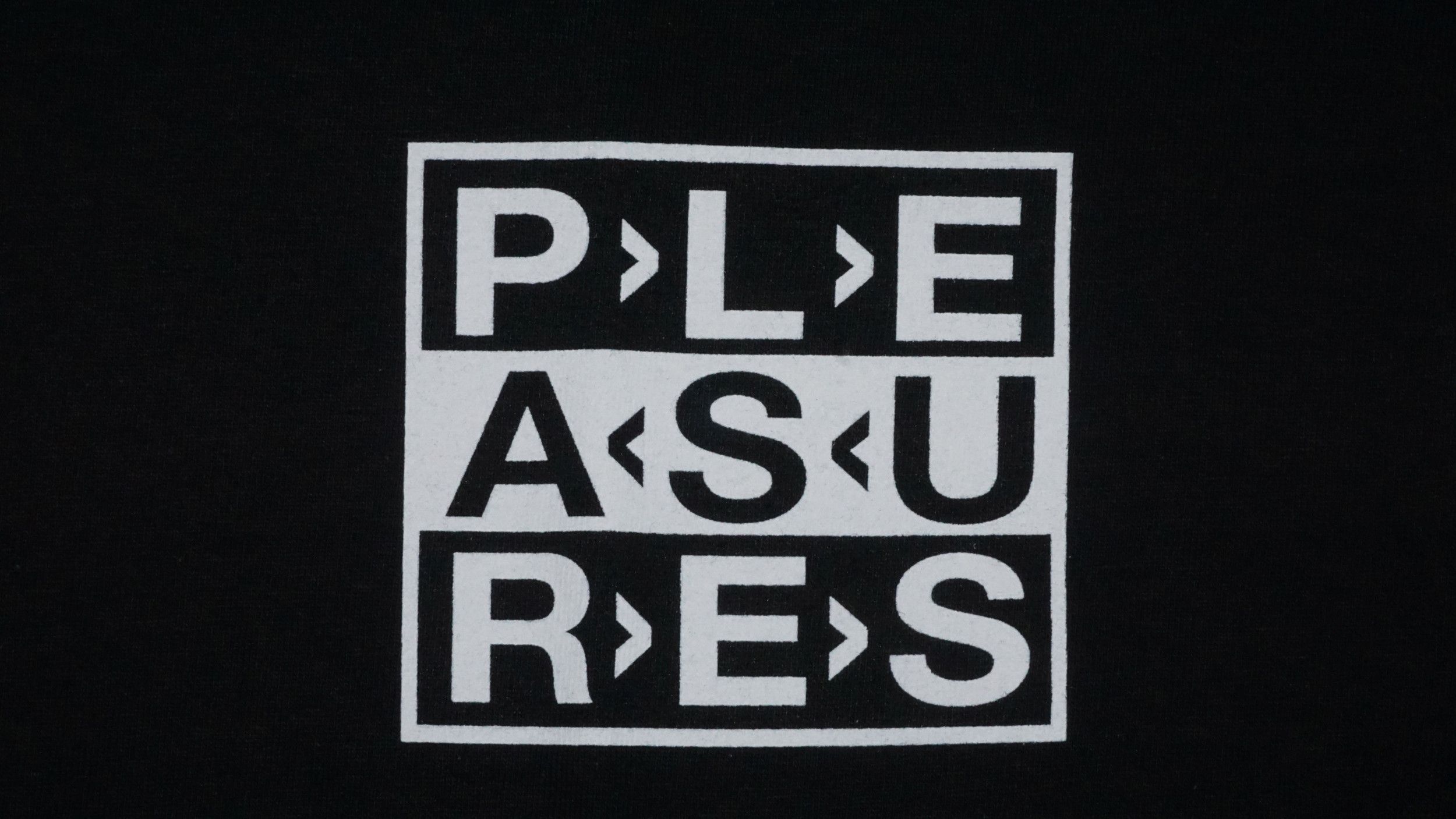 Pleasures Pleasures Fragile Box Logo Tshirt NEW WITH TAGS Size US M / EU 48-50 / 2 - 4 Thumbnail