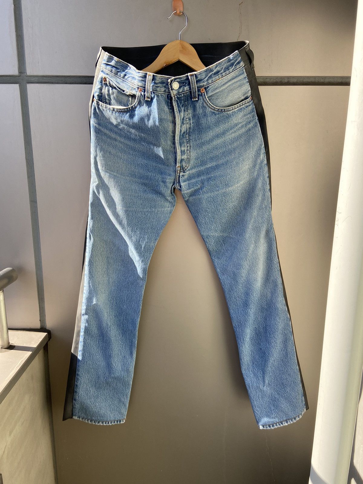 Vetements 17aw docking Levi's latex denim pants
