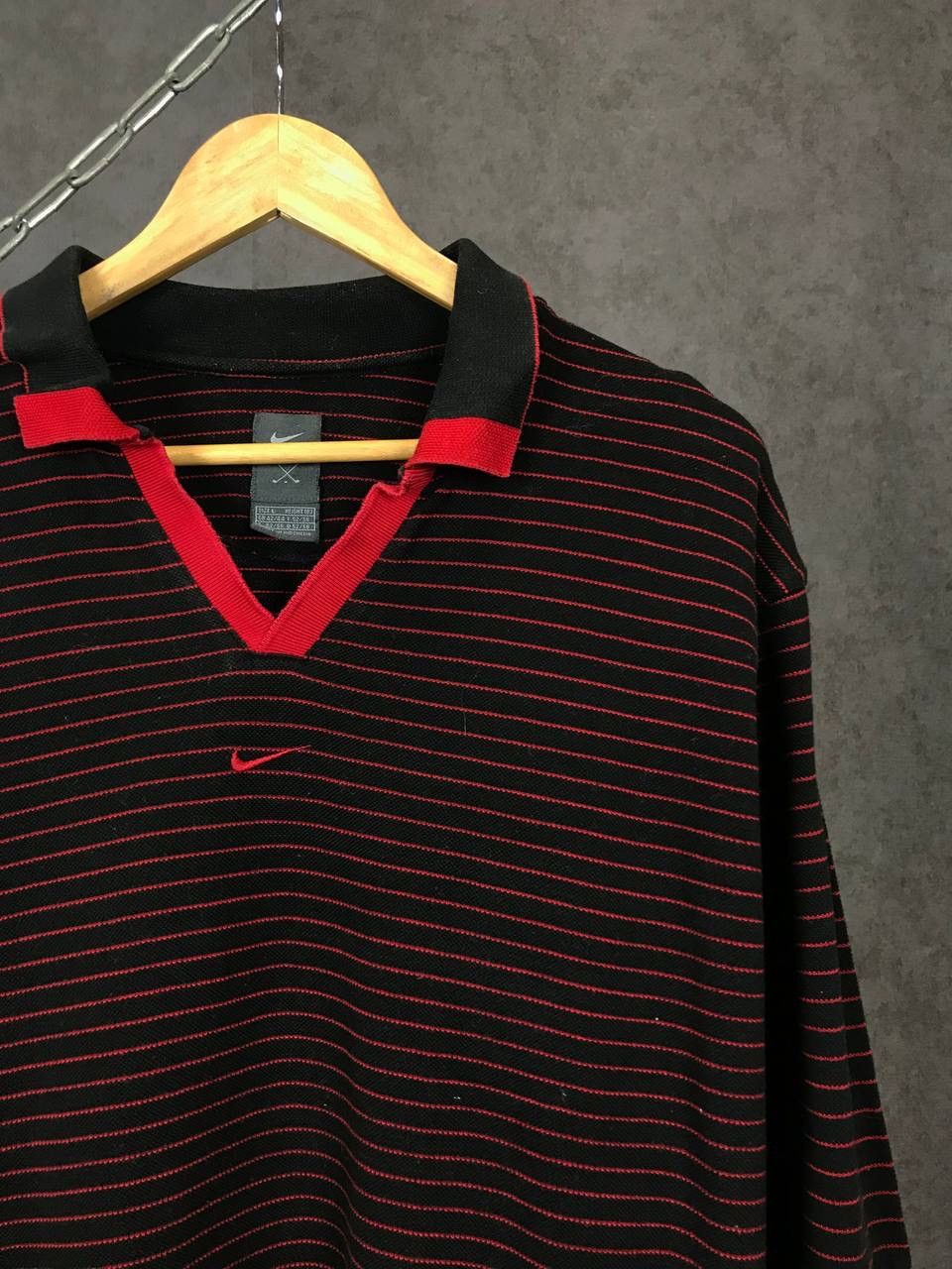 Nike Nike swoosh streetwear vintage center logo polo sweatshirt Size US L / EU 52-54 / 3 - 2 Thumbnail