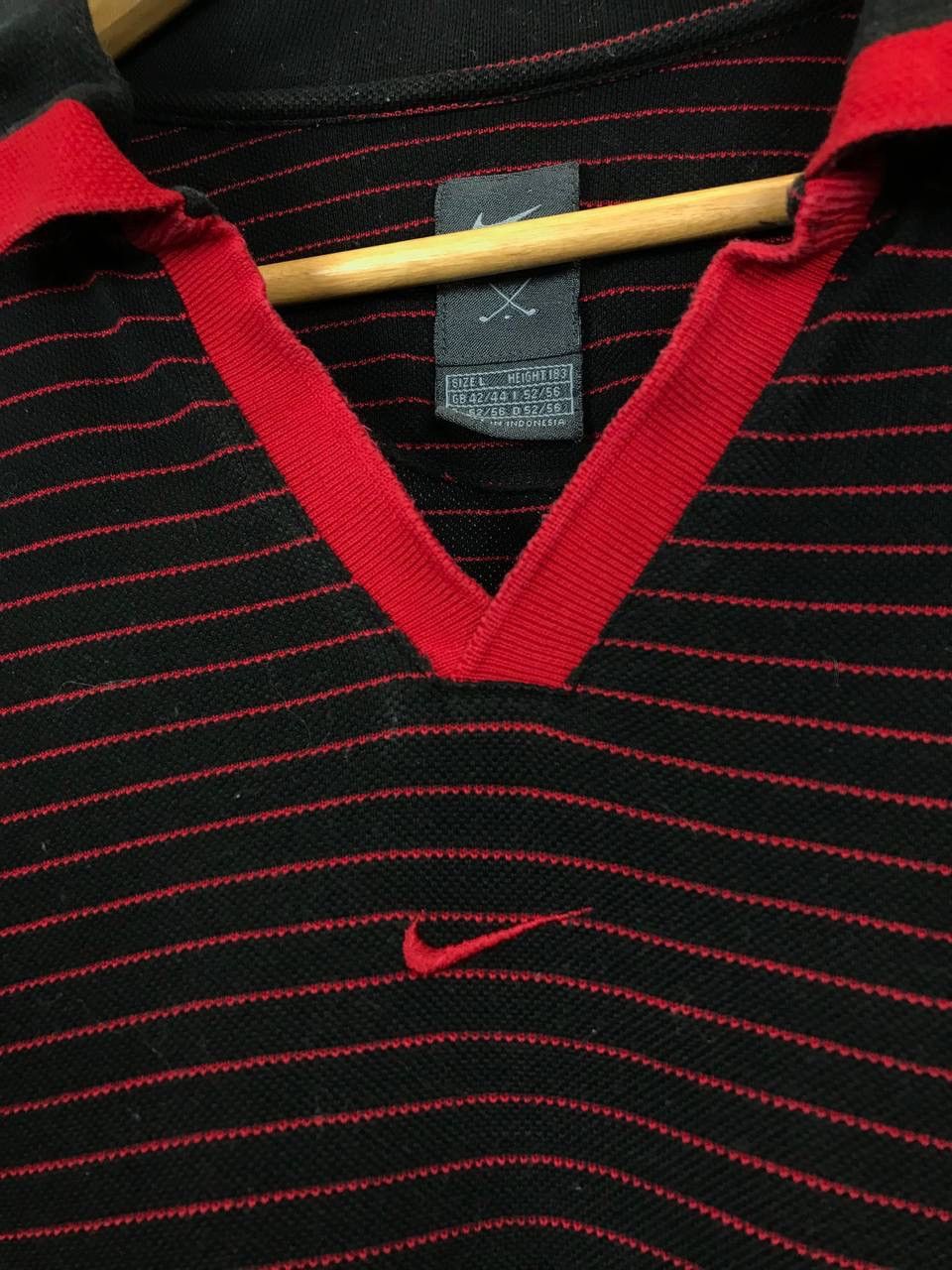 Nike Nike swoosh streetwear vintage center logo polo sweatshirt Size US L / EU 52-54 / 3 - 3 Thumbnail